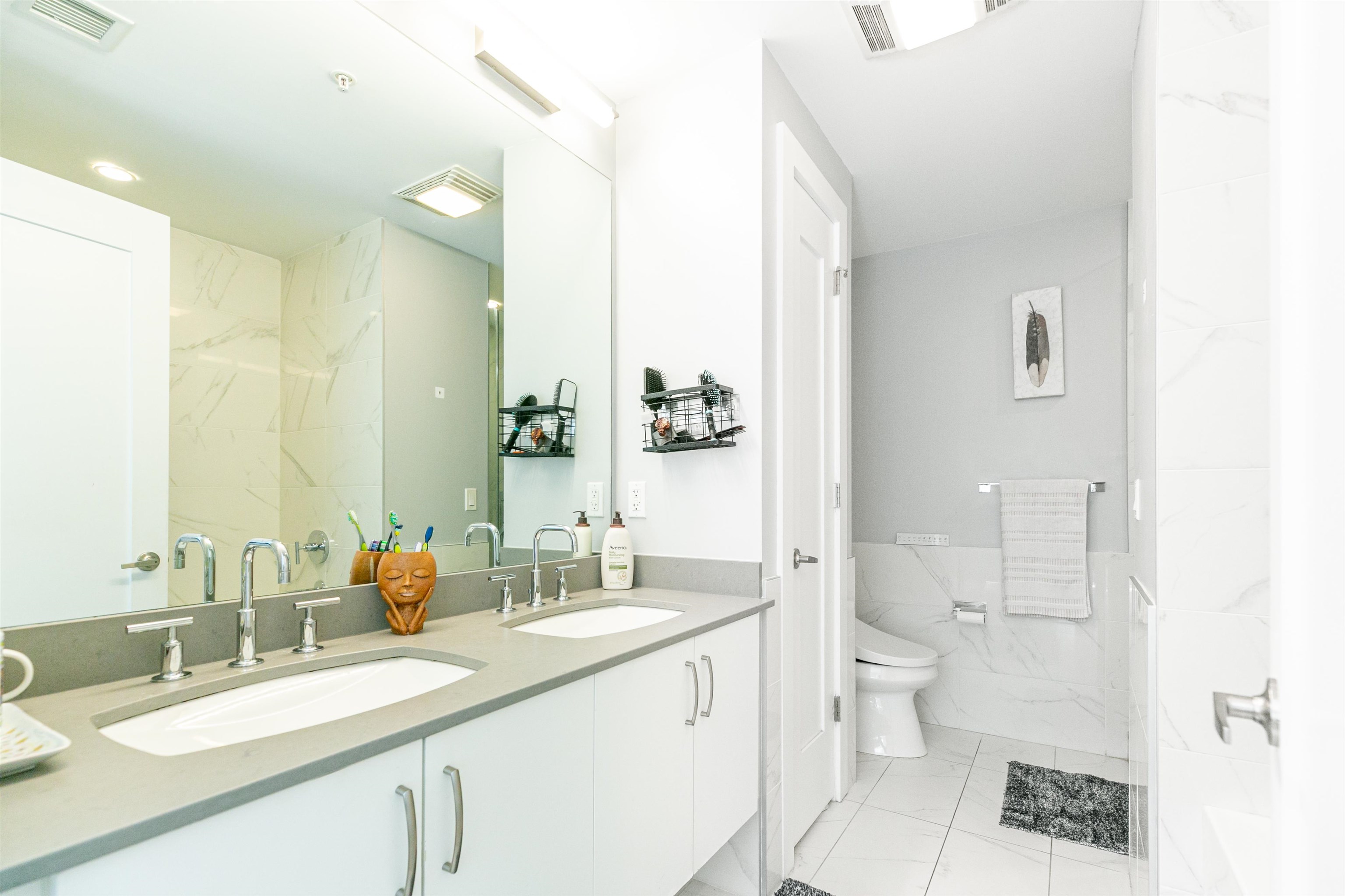 502 MADISON ST Unit: 203