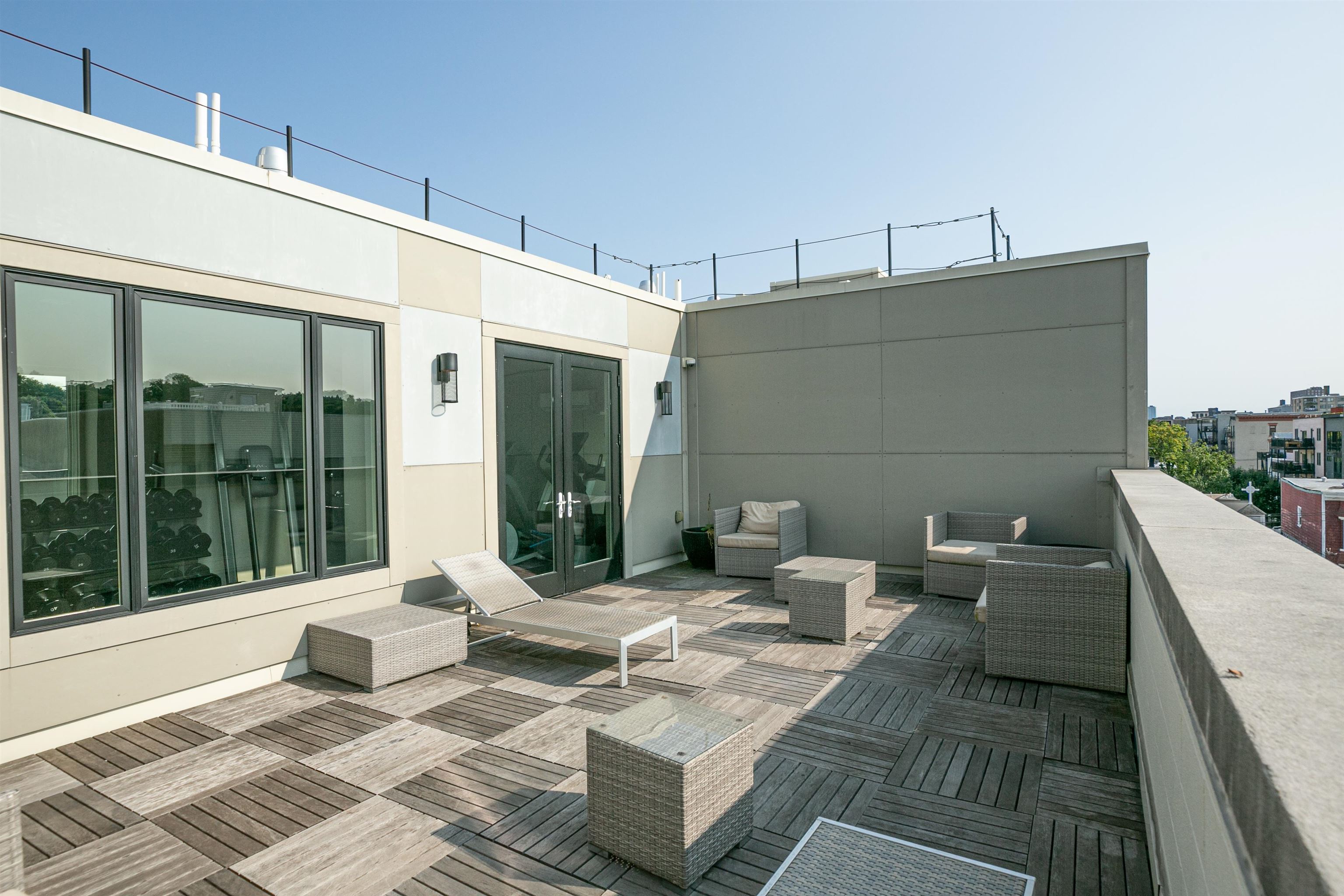 502 MADISON ST Unit: 203