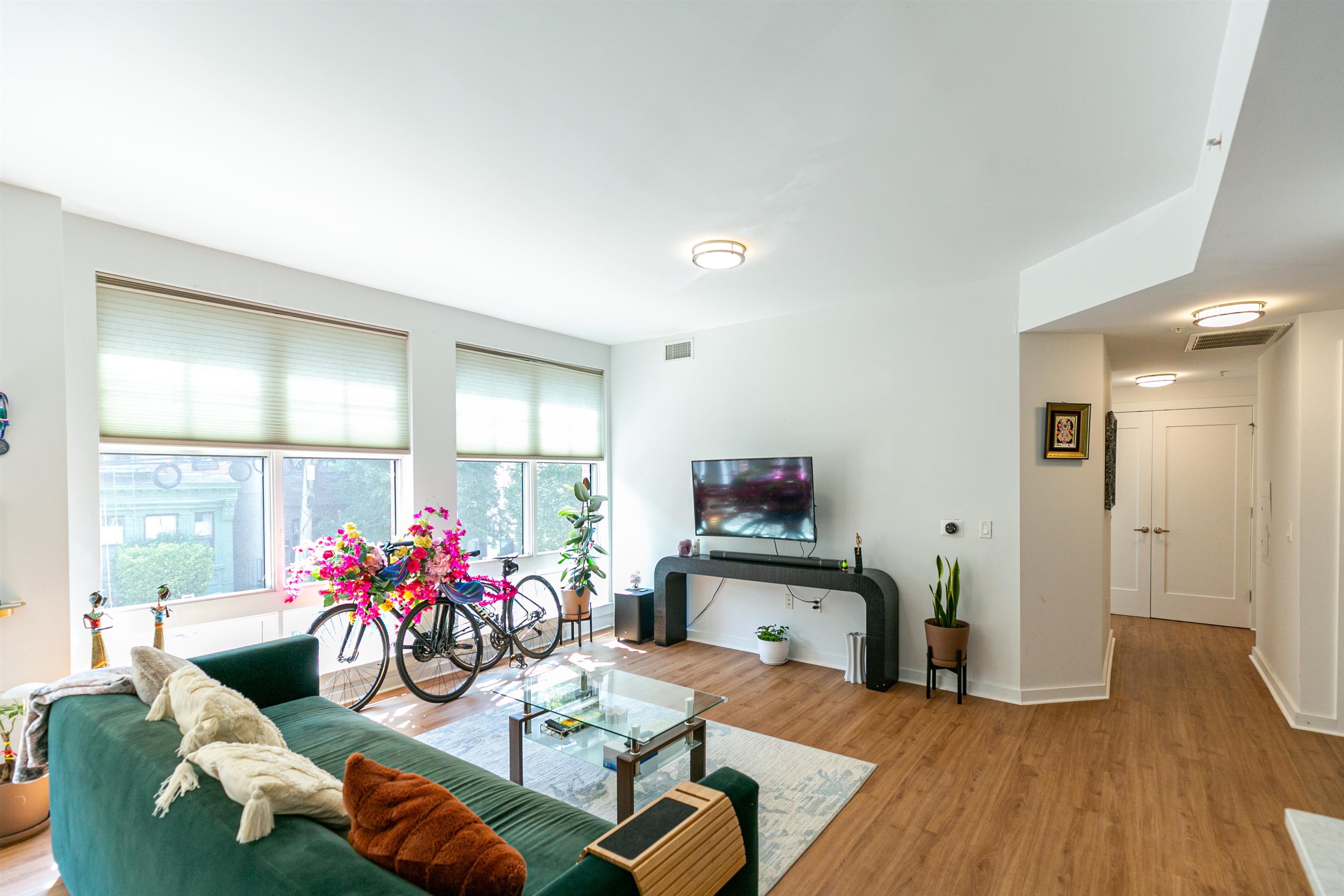 502 MADISON ST Unit: 203