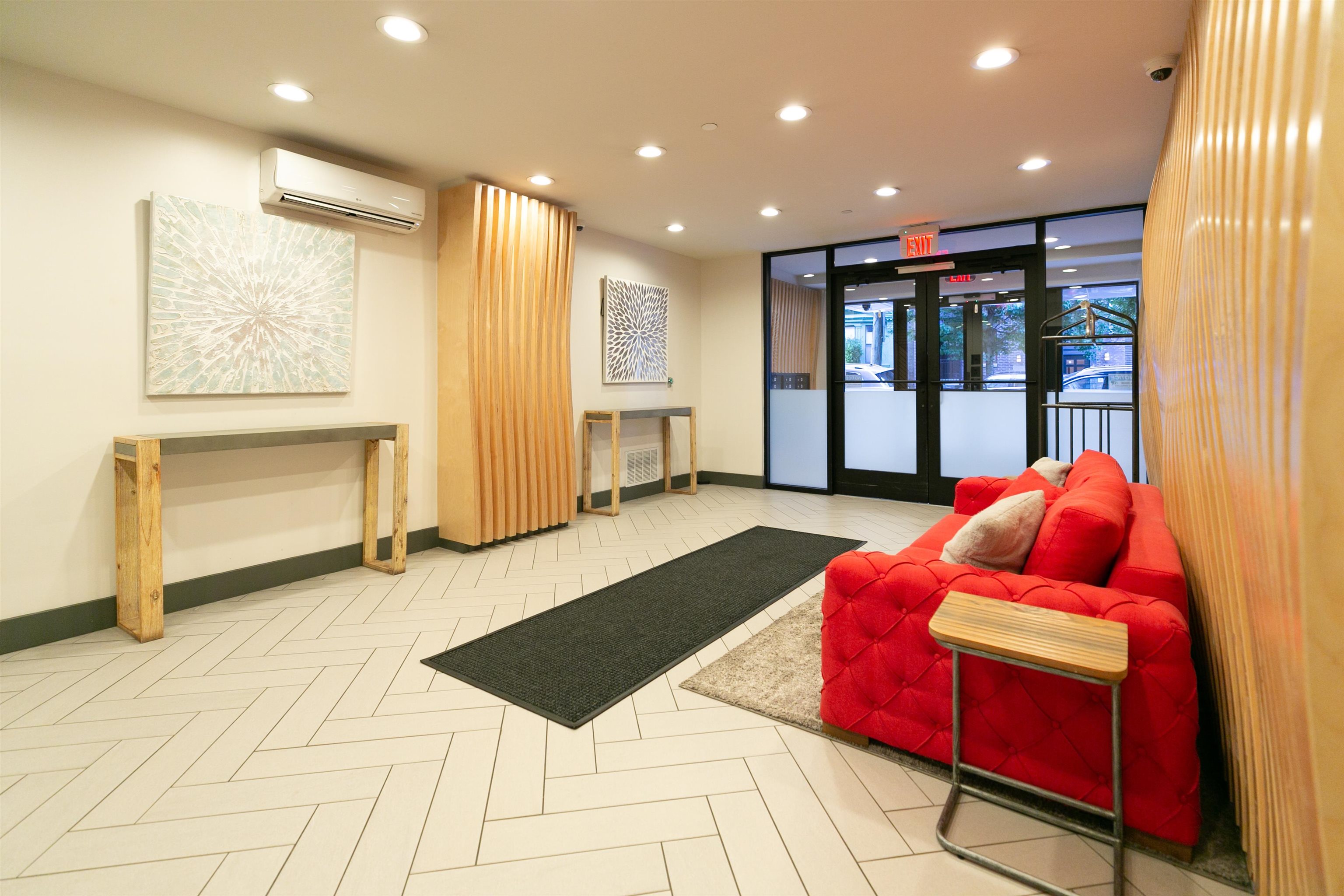 502 MADISON ST Unit: 203