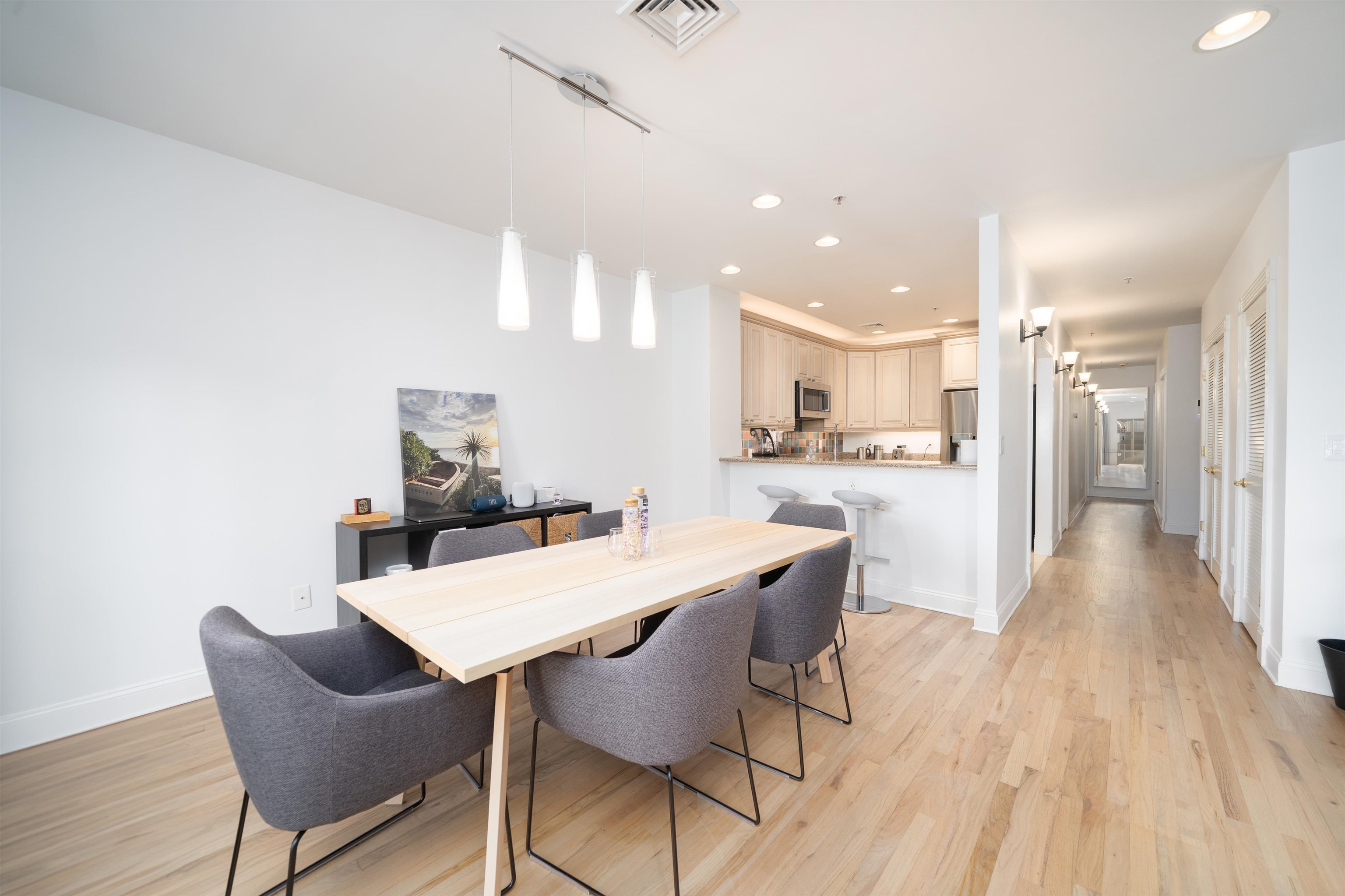 208 JACKSON AVE Unit: 3