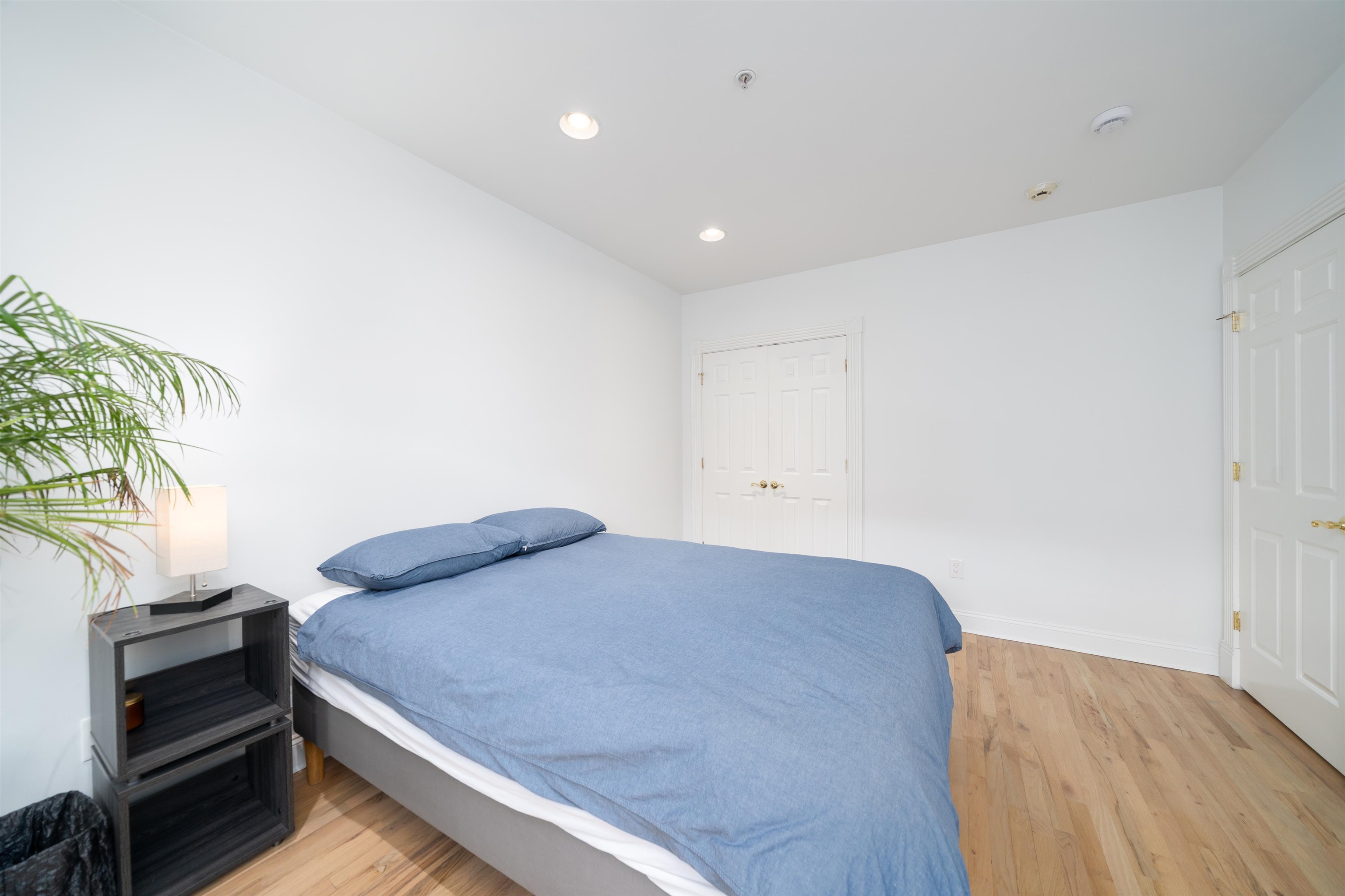 208 JACKSON AVE Unit: 3