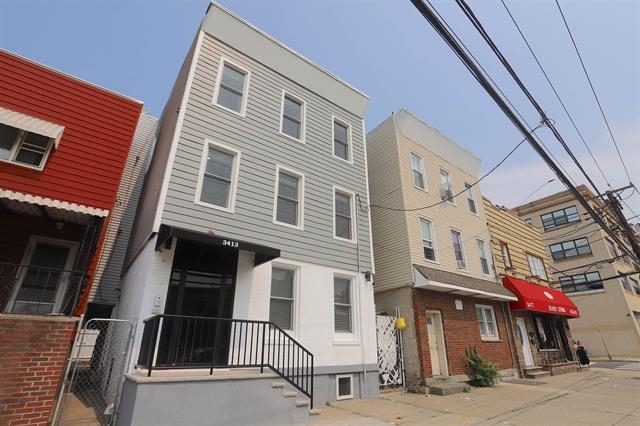 3413 KENNEDY BLVD Unit: 2