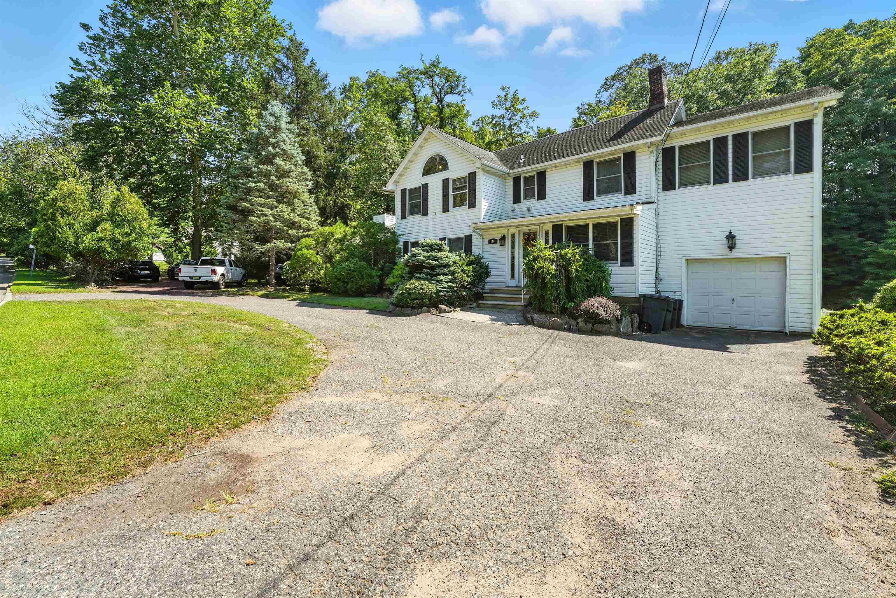 140 WEST GREENBROOK RD