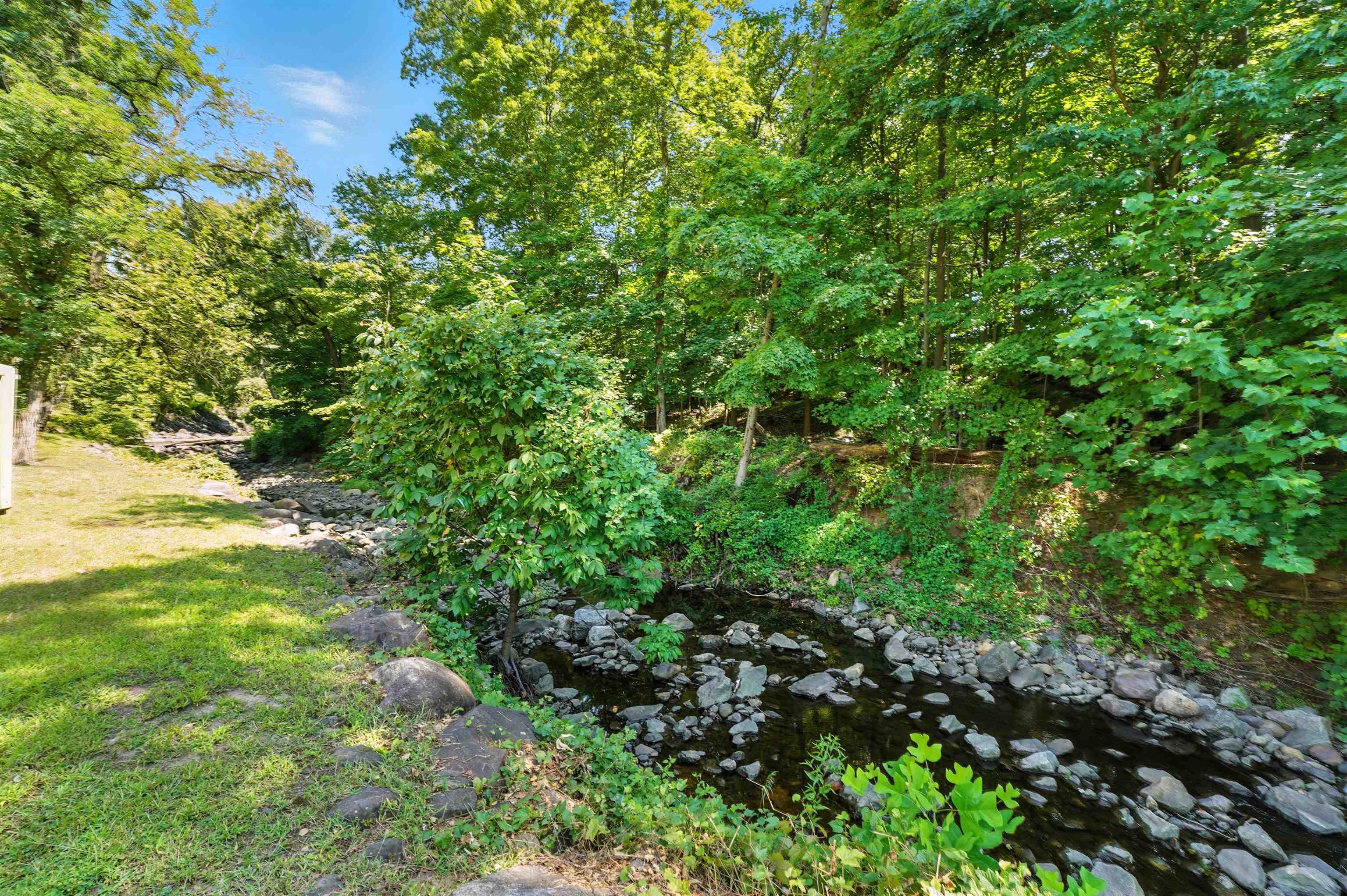 140 WEST GREENBROOK RD