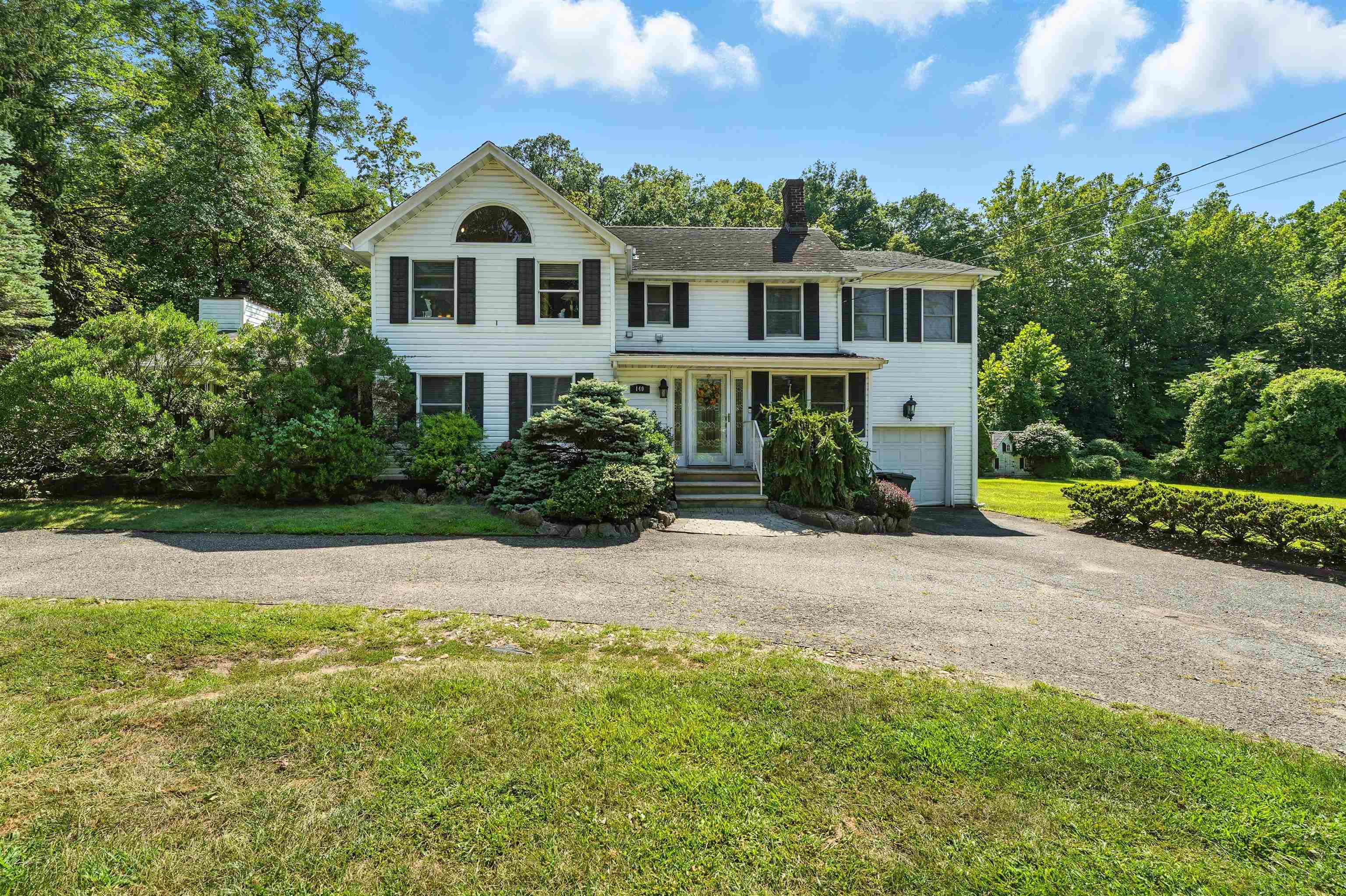 140 WEST GREENBROOK RD