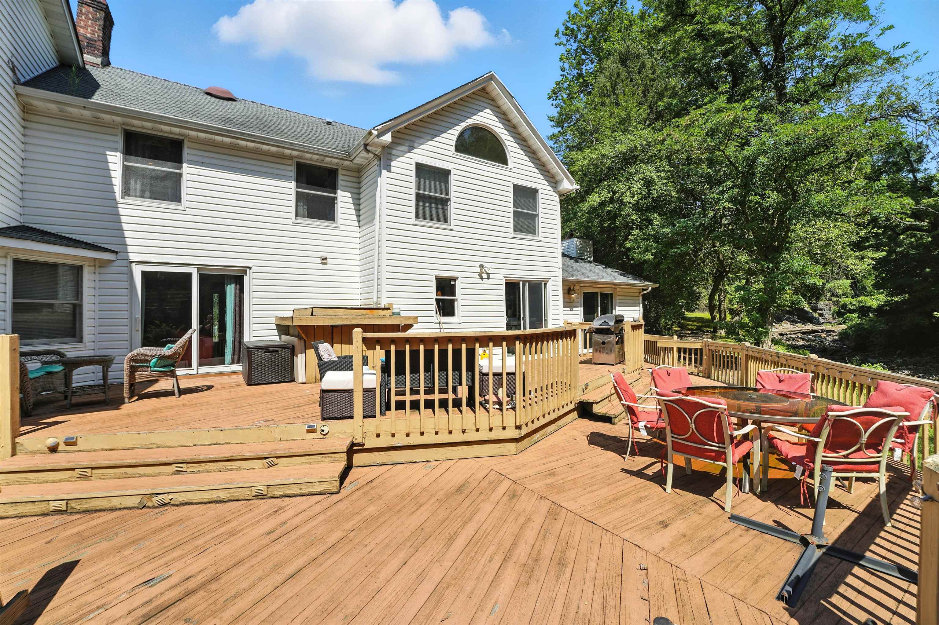140 WEST GREENBROOK RD