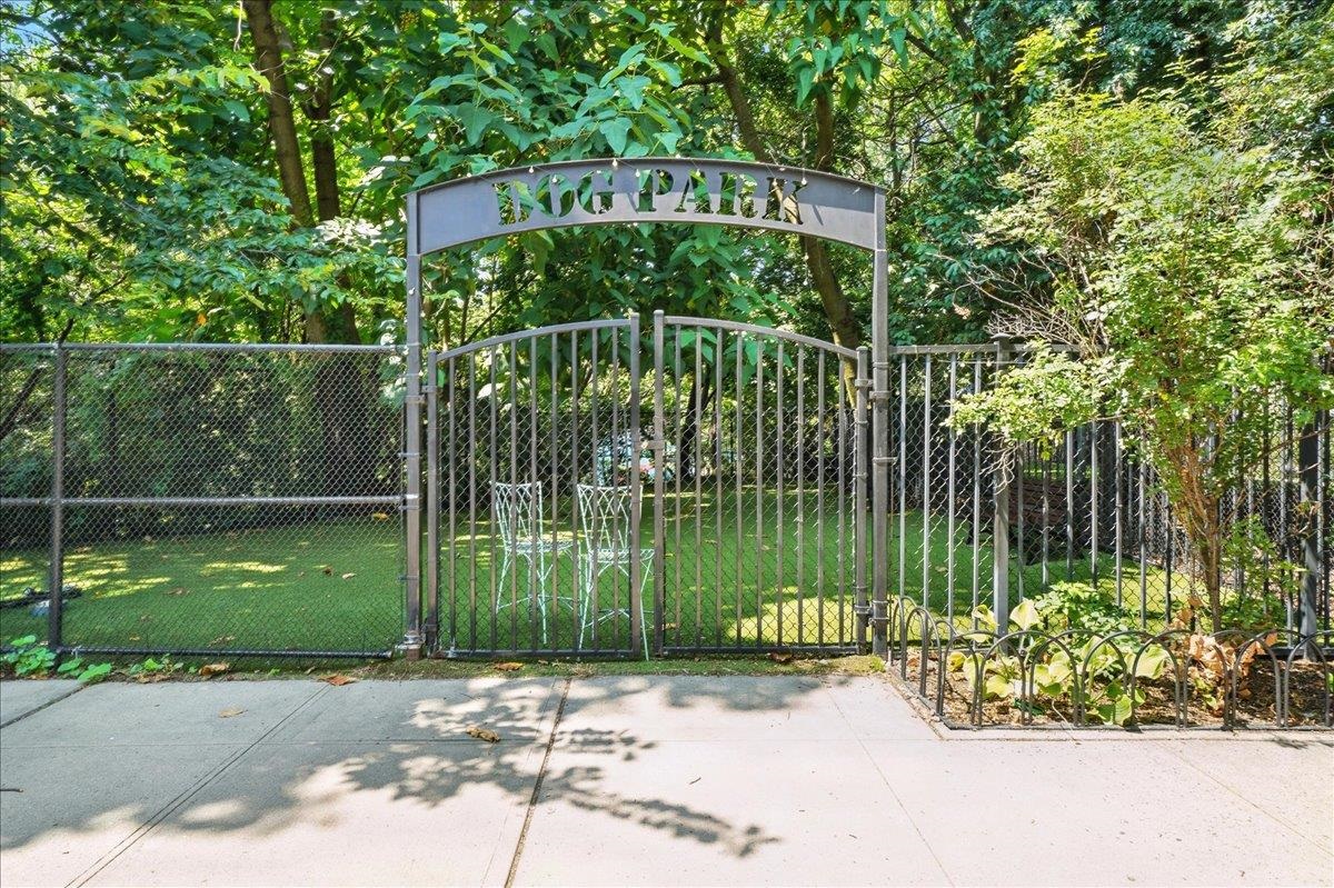 117 OGDEN AVE Unit: 1L