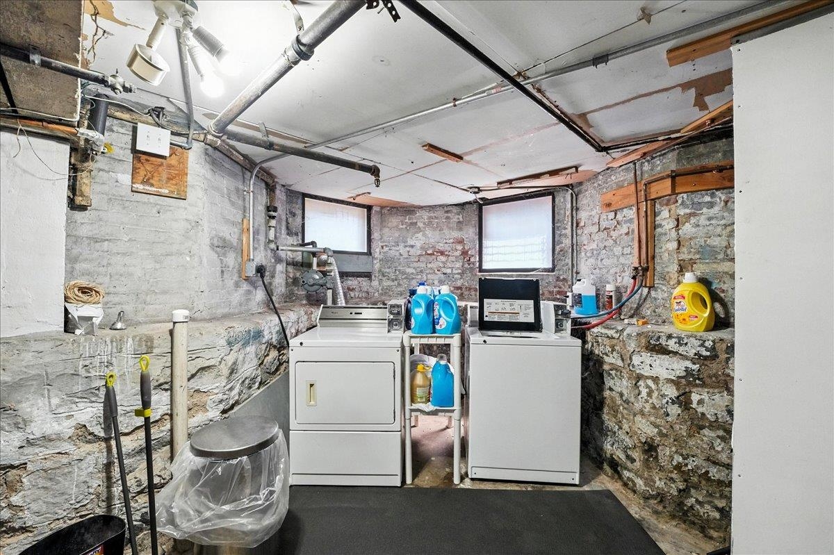 117 OGDEN AVE Unit: 1L