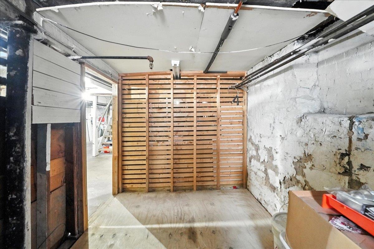 117 OGDEN AVE Unit: 1L