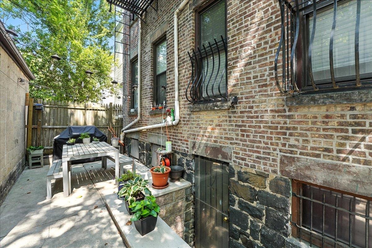 117 OGDEN AVE Unit: 1L