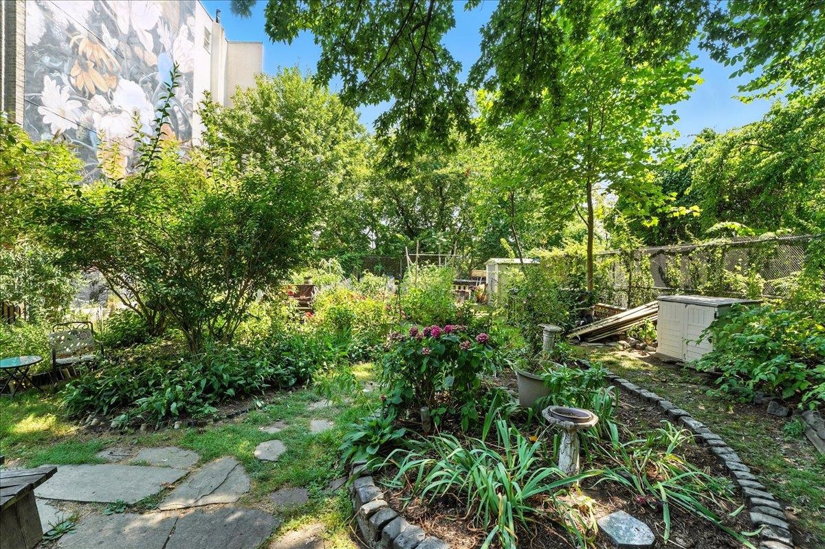 117 OGDEN AVE Unit: 1L