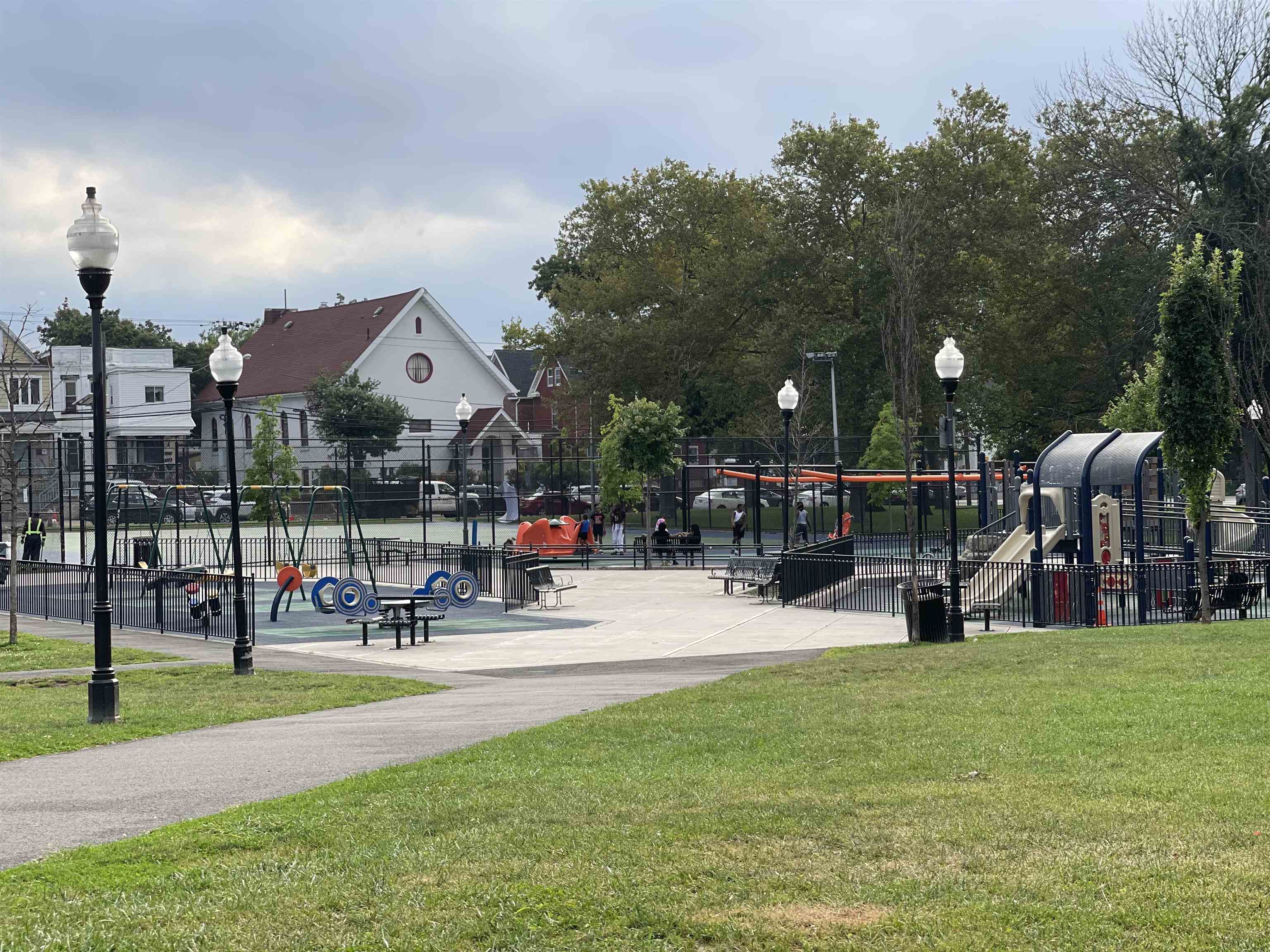 12 AUDUBON AVE Unit: 305