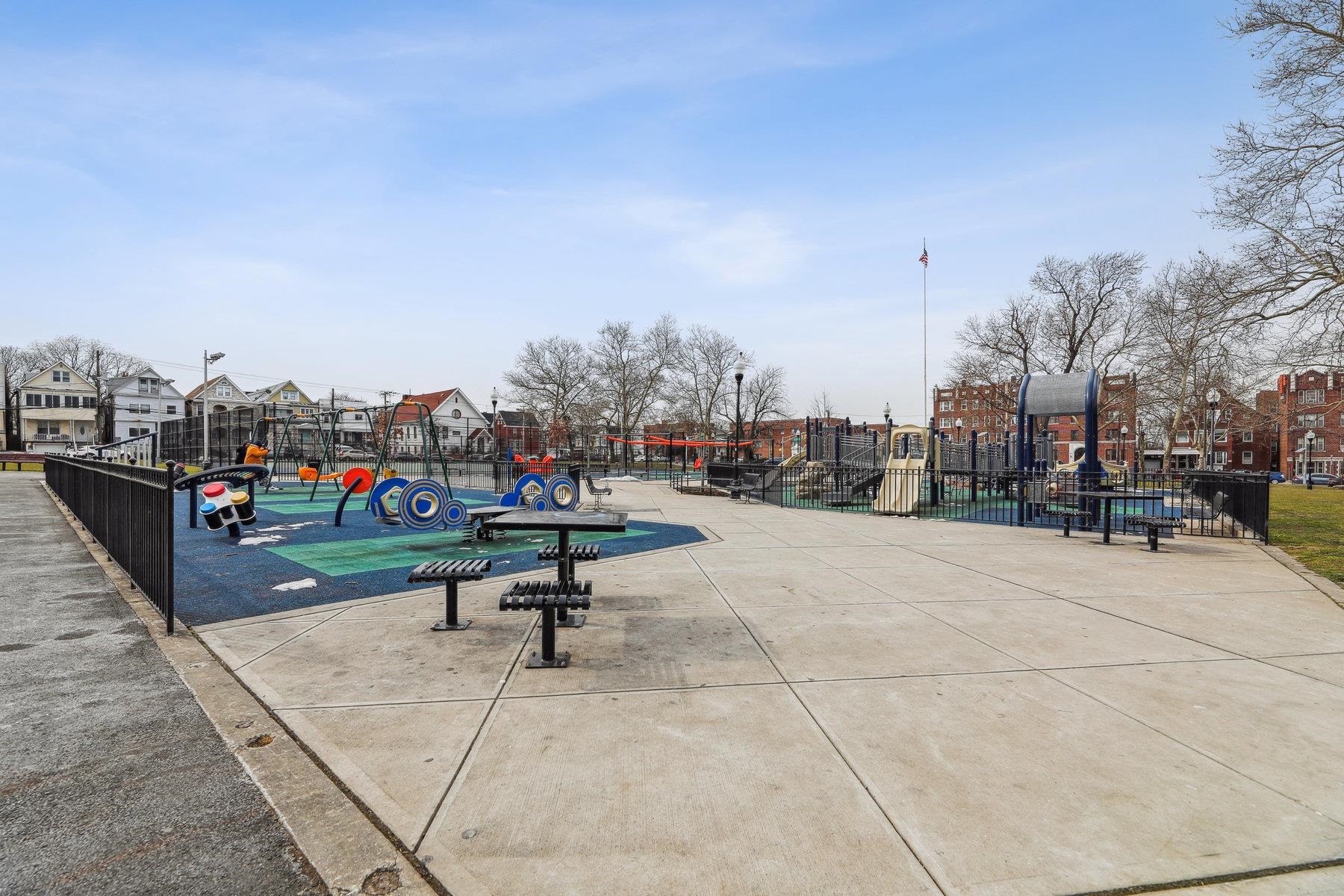 12 AUDUBON AVE Unit: 305