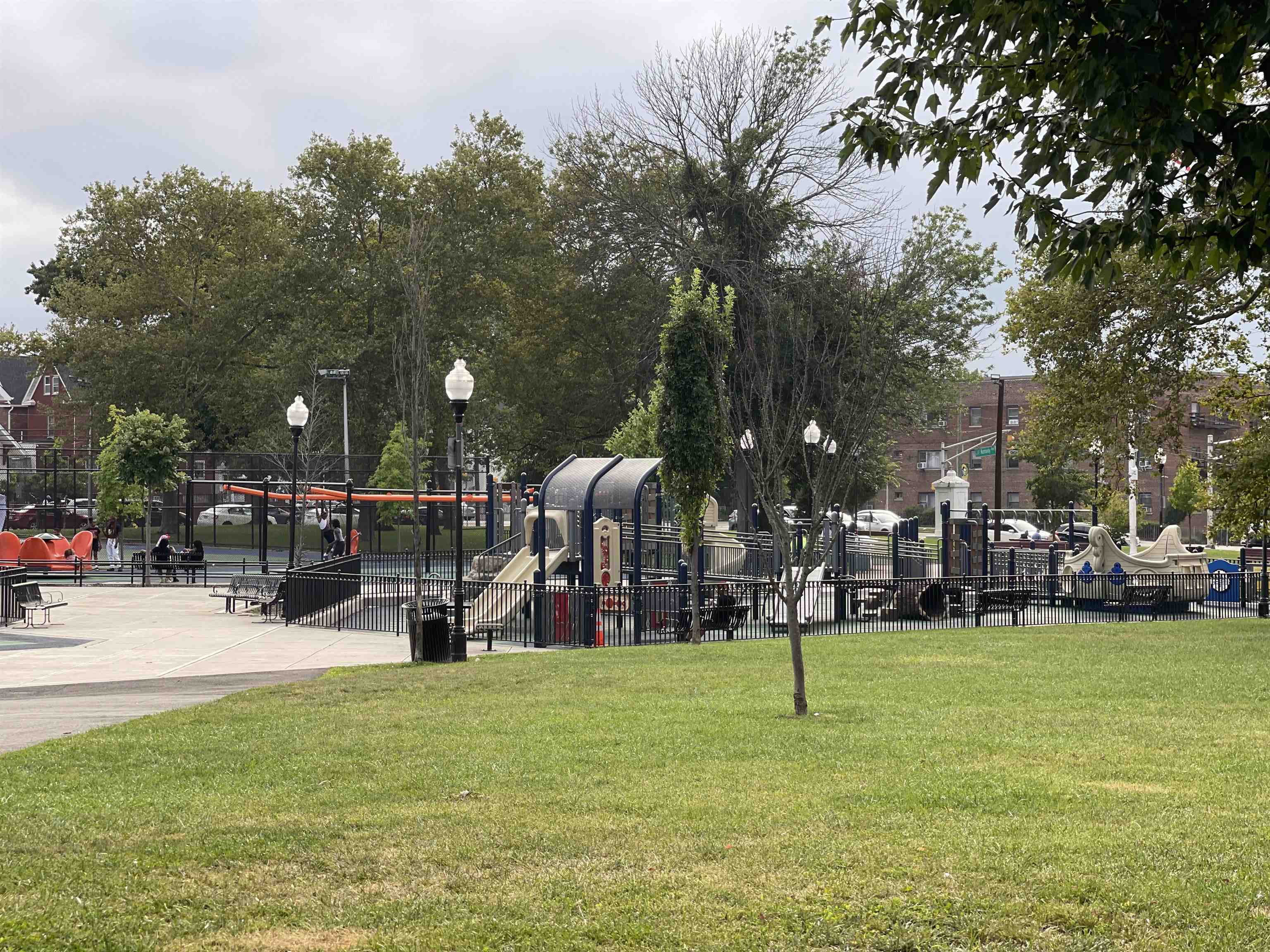 12 AUDUBON AVE Unit: 305