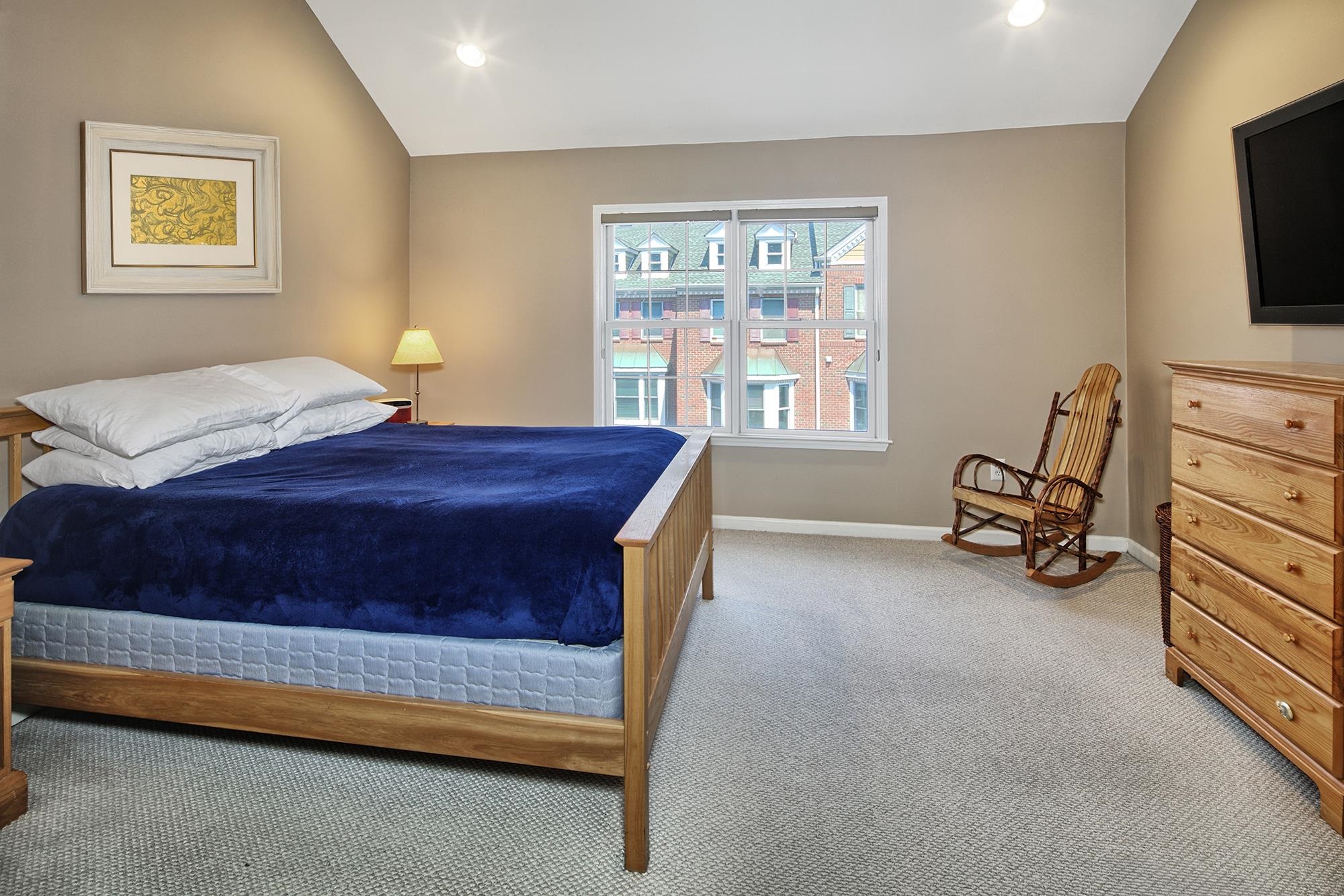 406 NEWBURGH CT