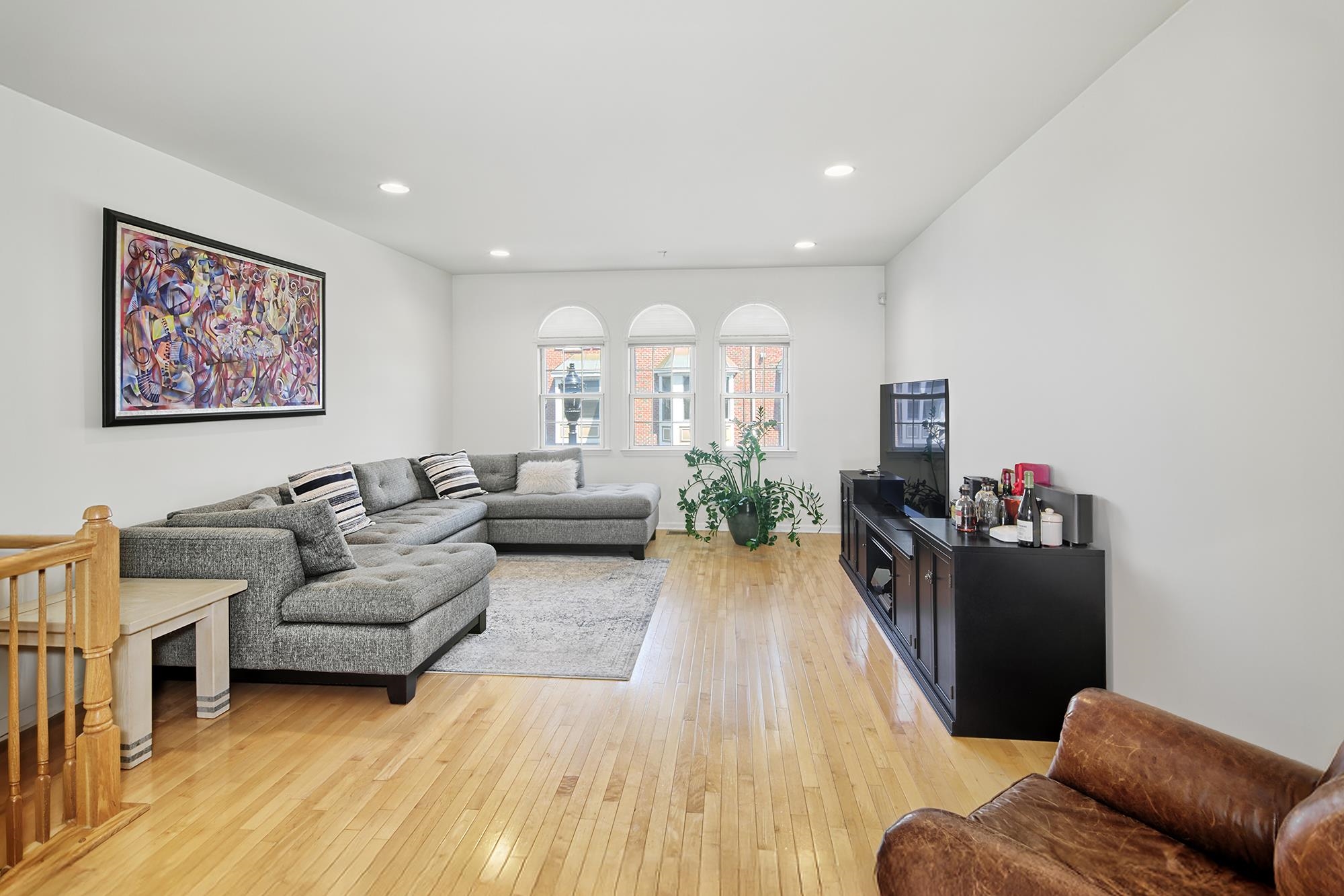406 NEWBURGH CT
