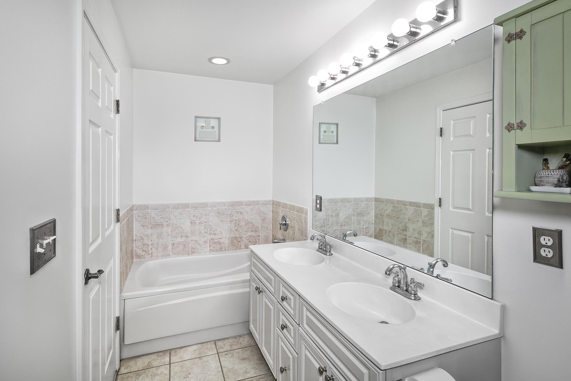 406 NEWBURGH CT