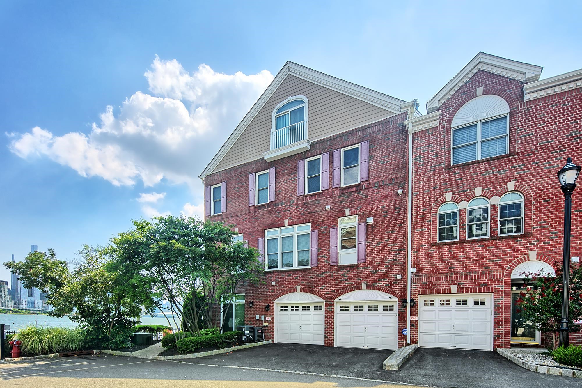 406 NEWBURGH CT