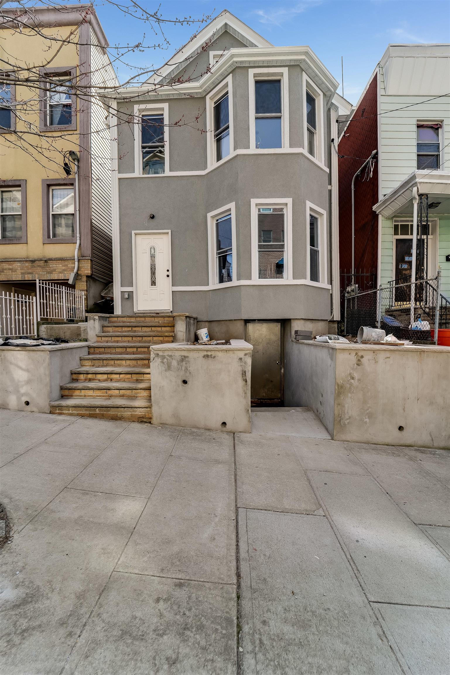 623 38TH ST