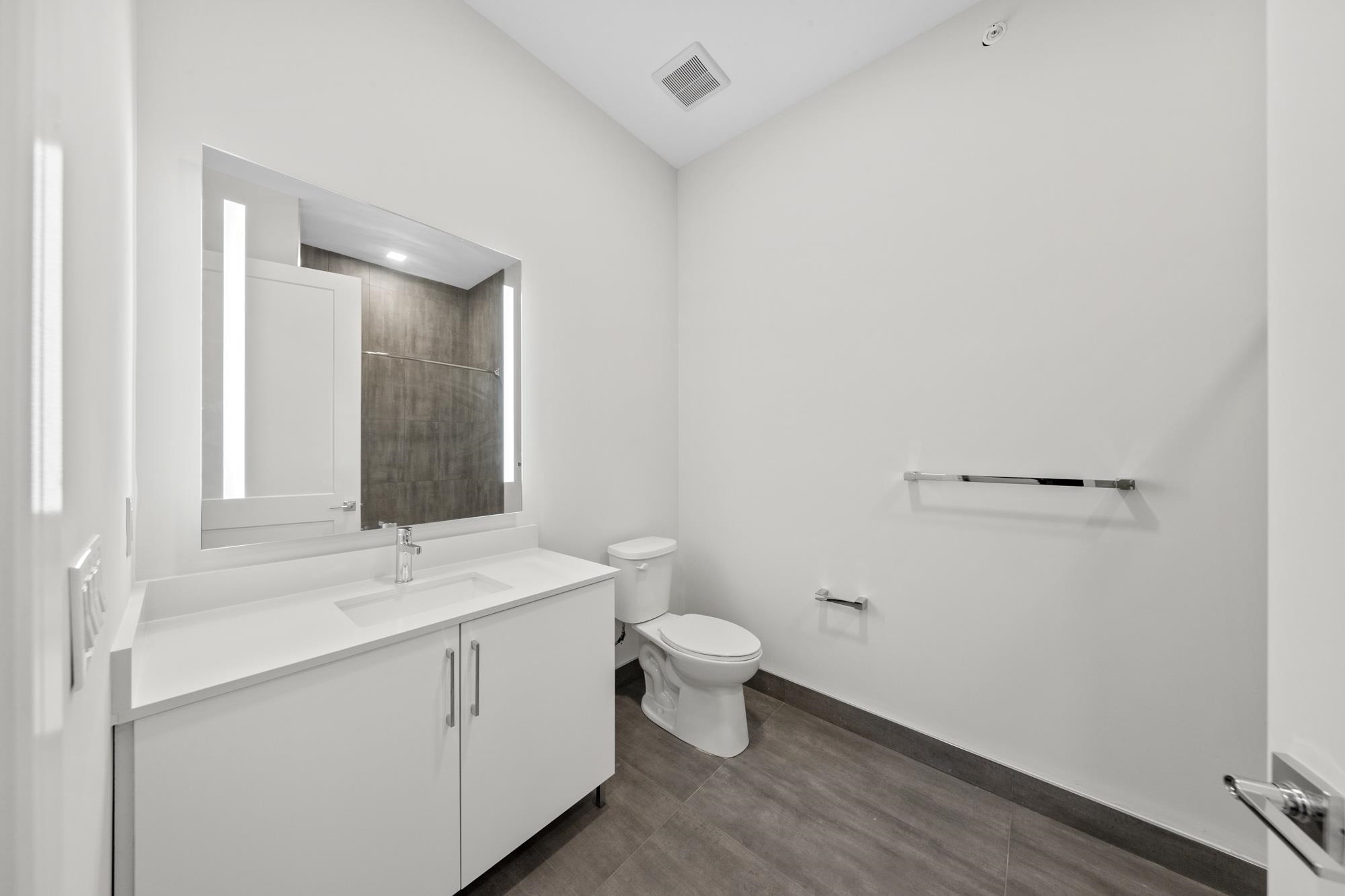 121 34TH ST Unit: 414