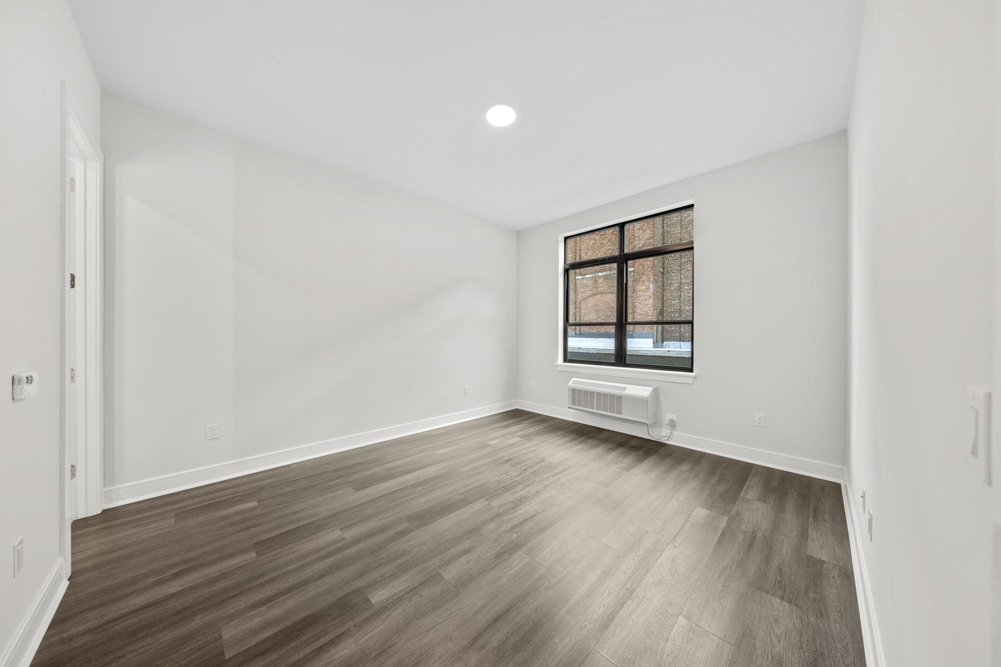 121 34TH ST Unit: 414