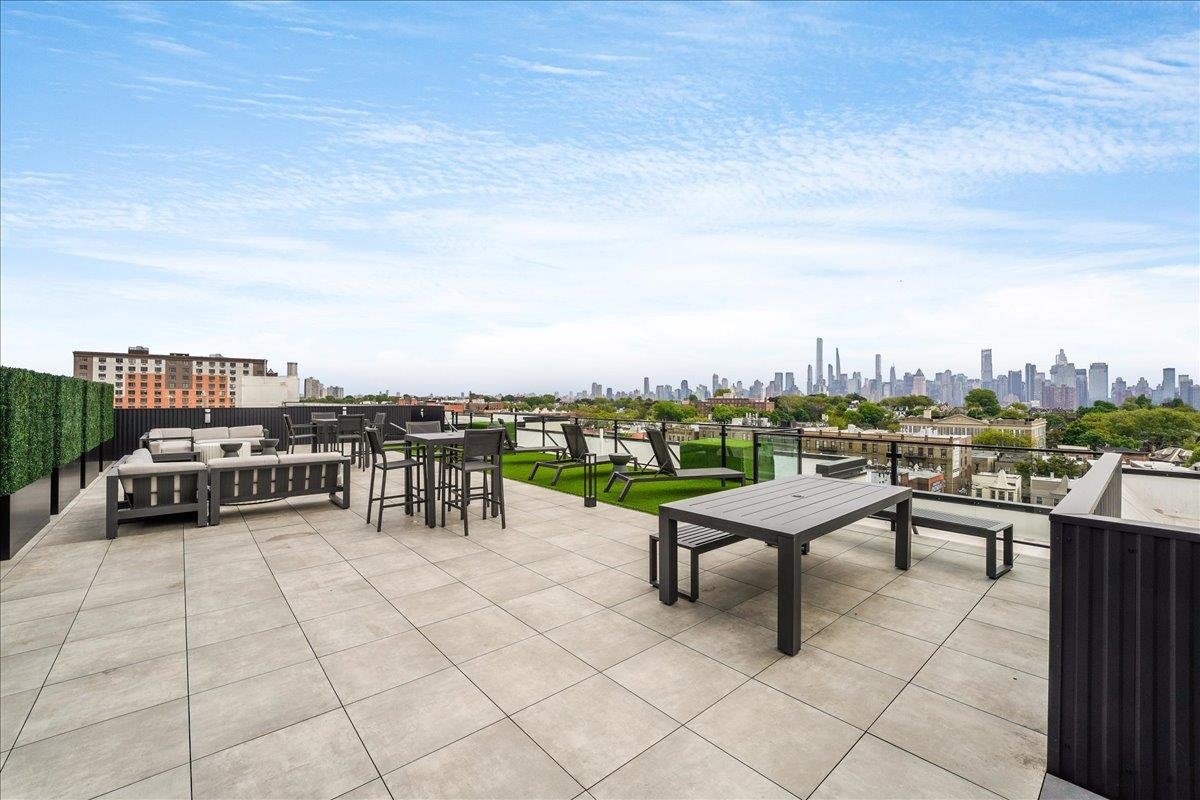 121 34TH ST Unit: 414