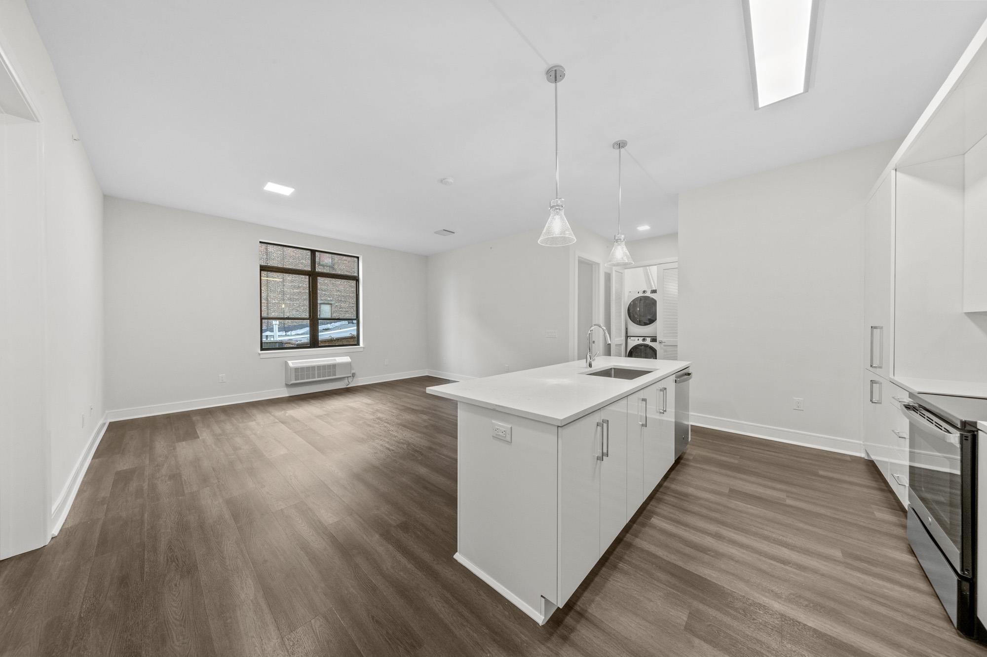 121 34TH ST Unit: 414