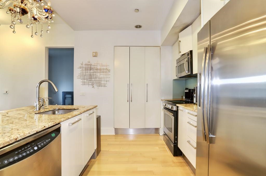 4 BEACON WAY Unit: 1110