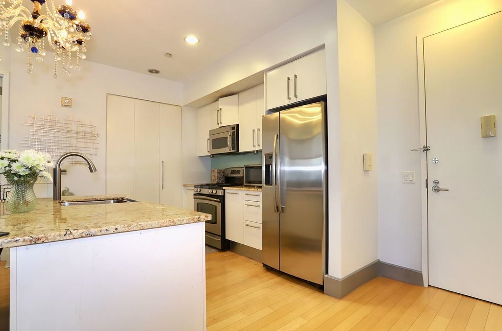 4 BEACON WAY Unit: 1110