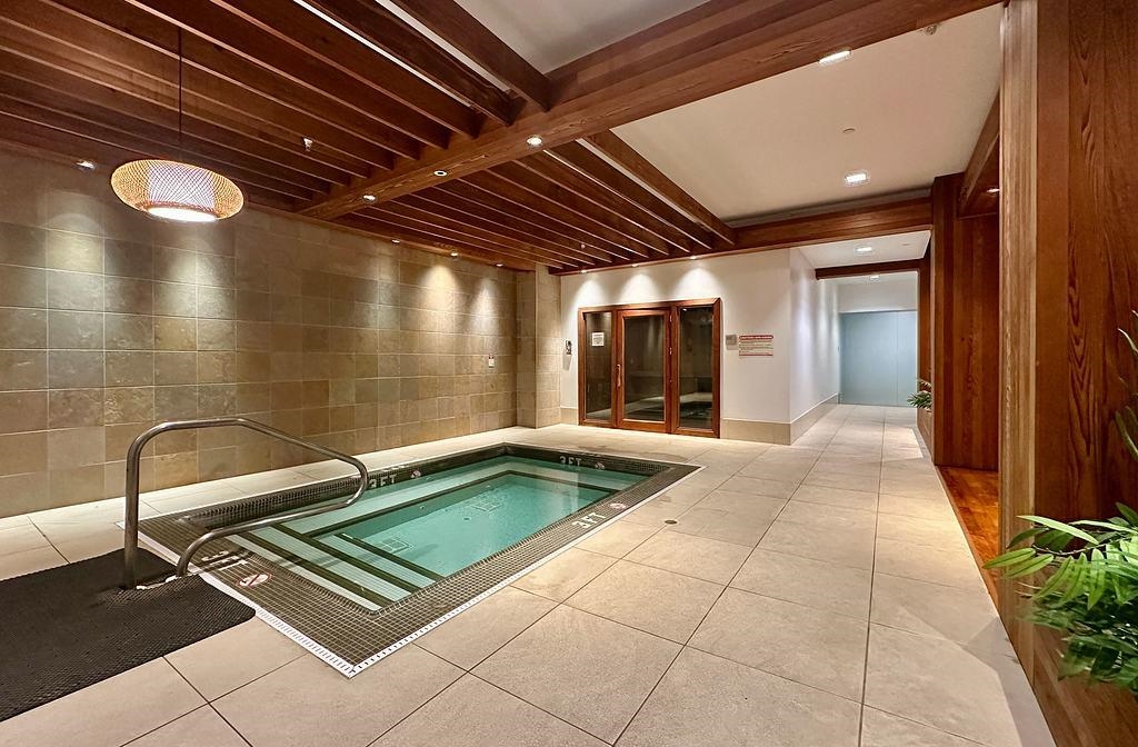 4 BEACON WAY Unit: 1110