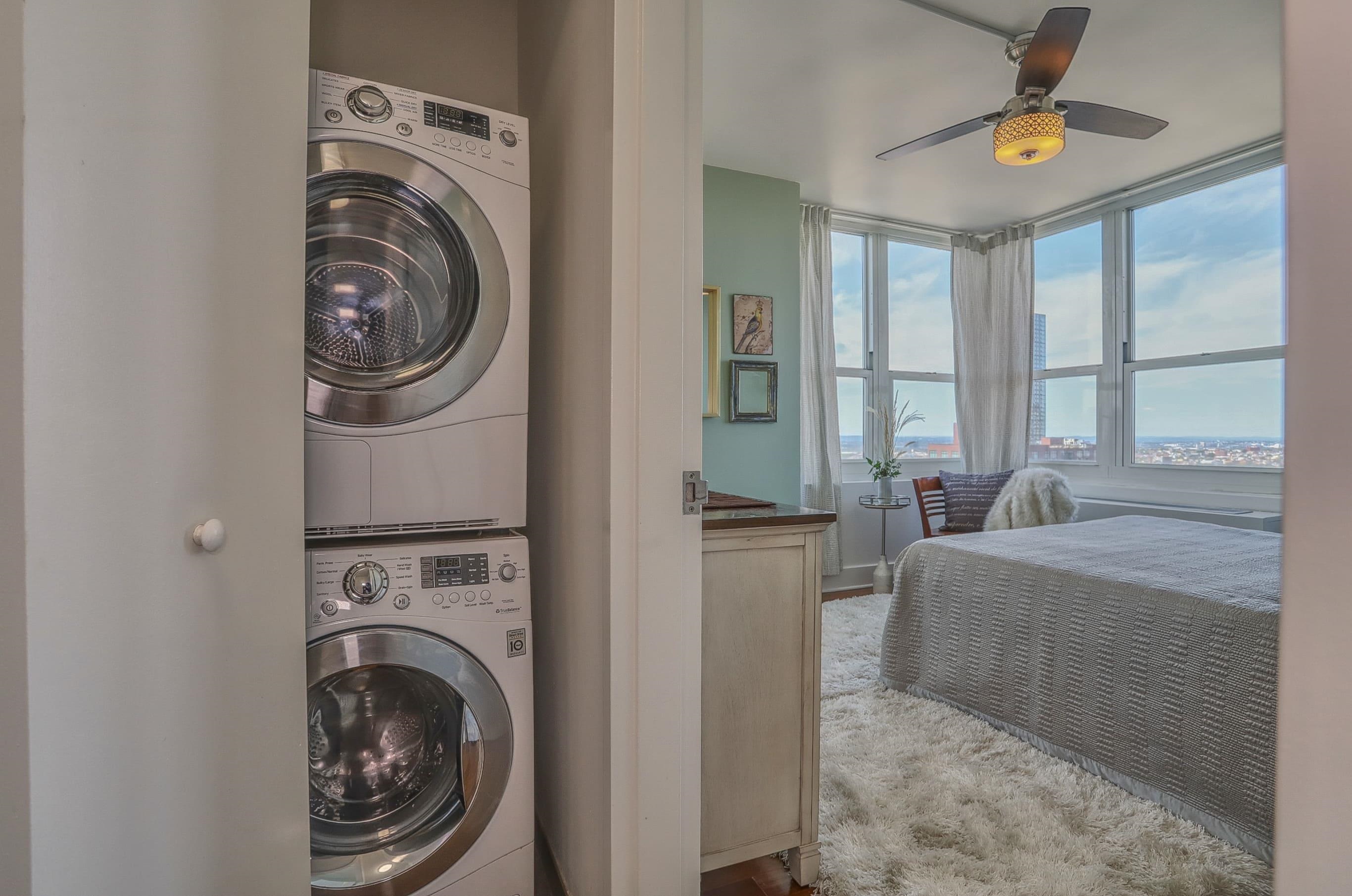 88 MORGAN ST Unit: 3902