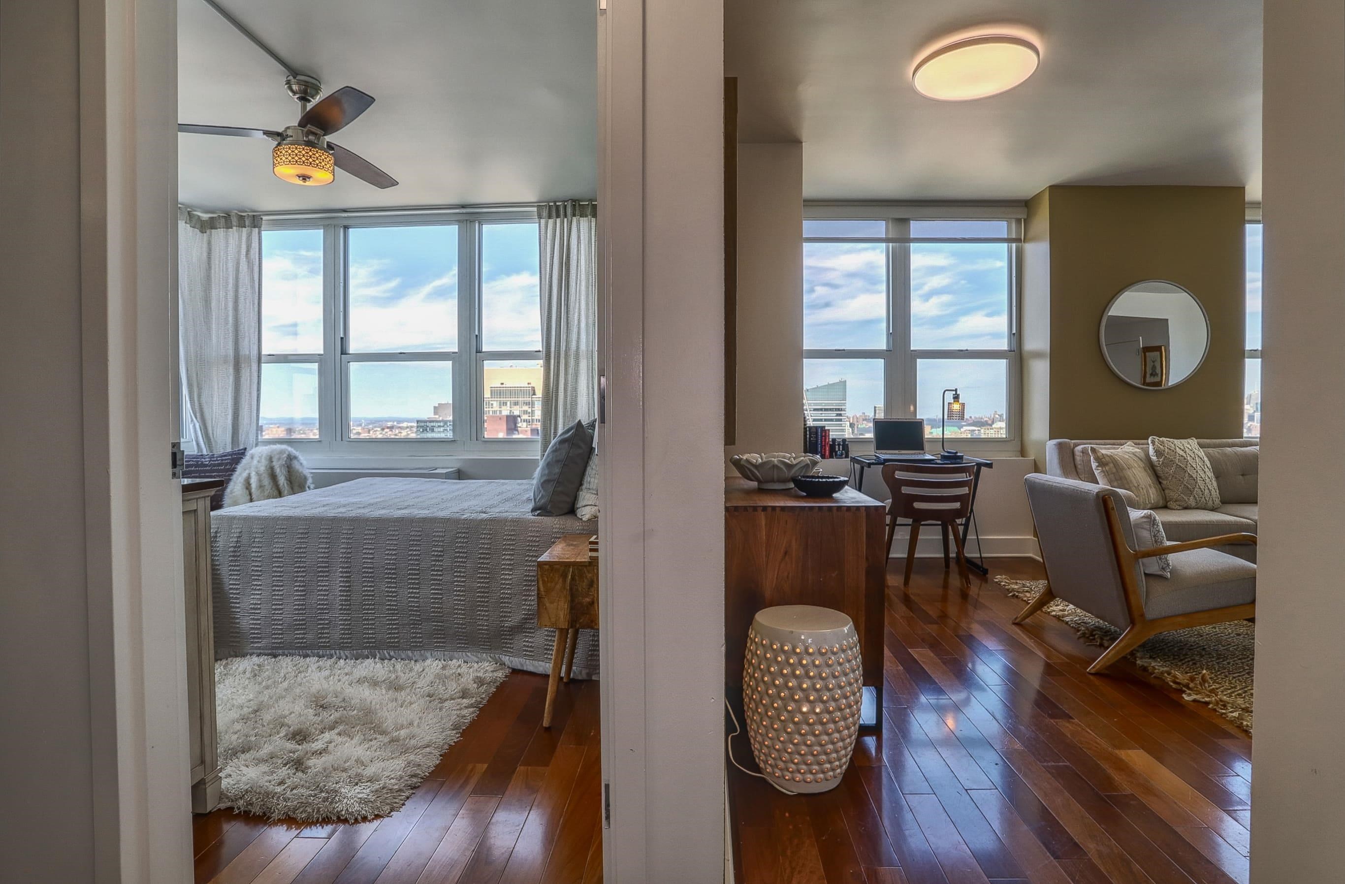 88 MORGAN ST Unit: 3902