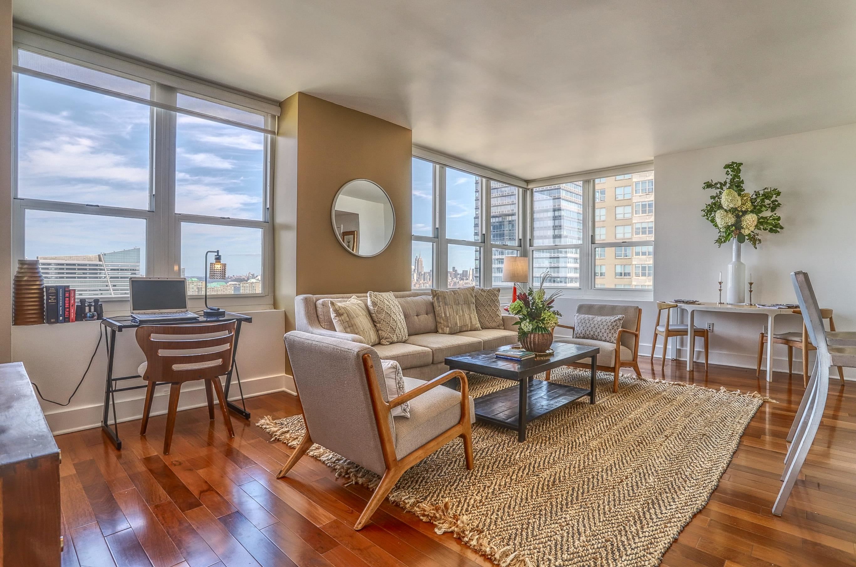 88 MORGAN ST Unit: 3902