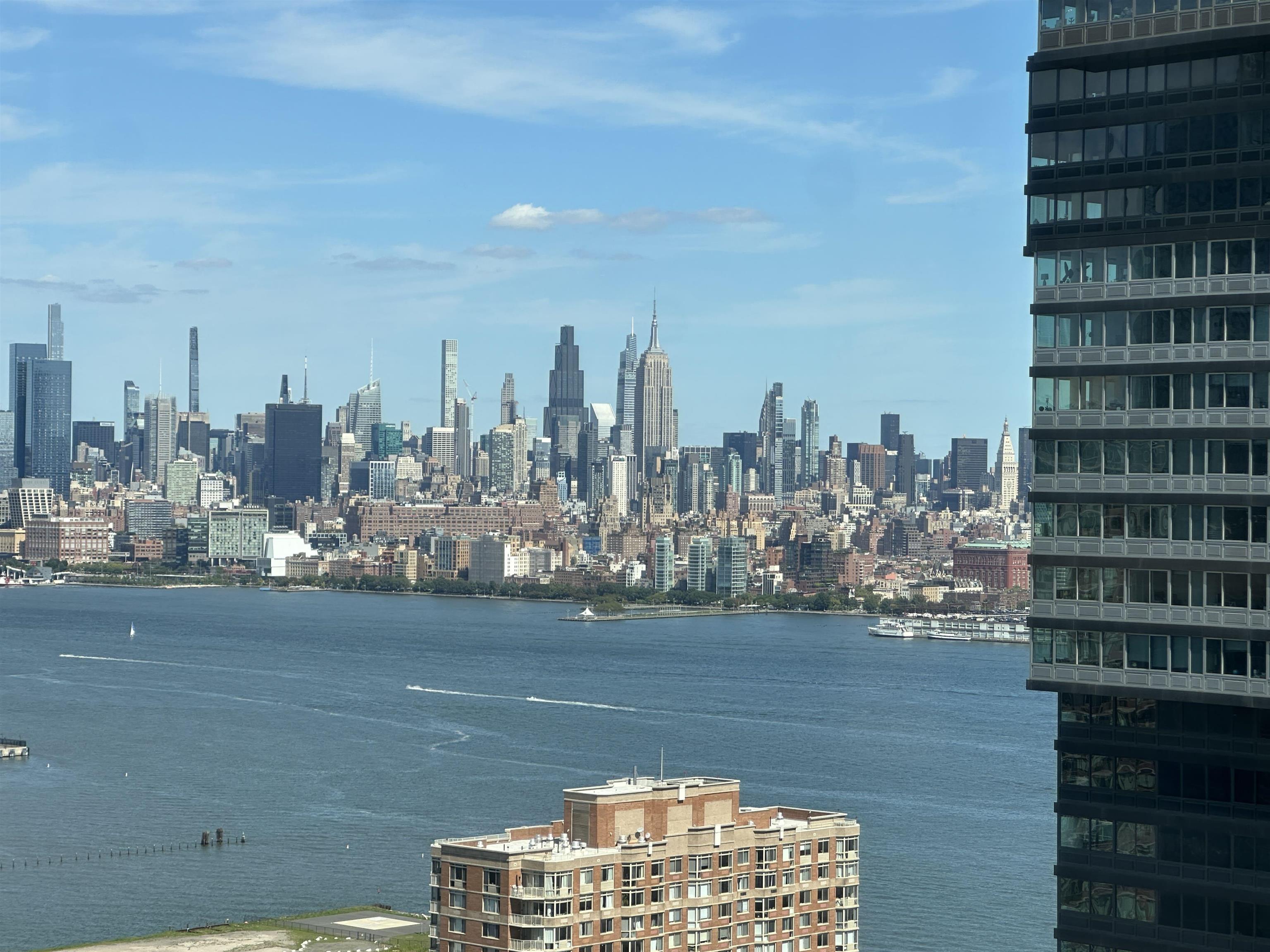 88 MORGAN ST Unit: 3902