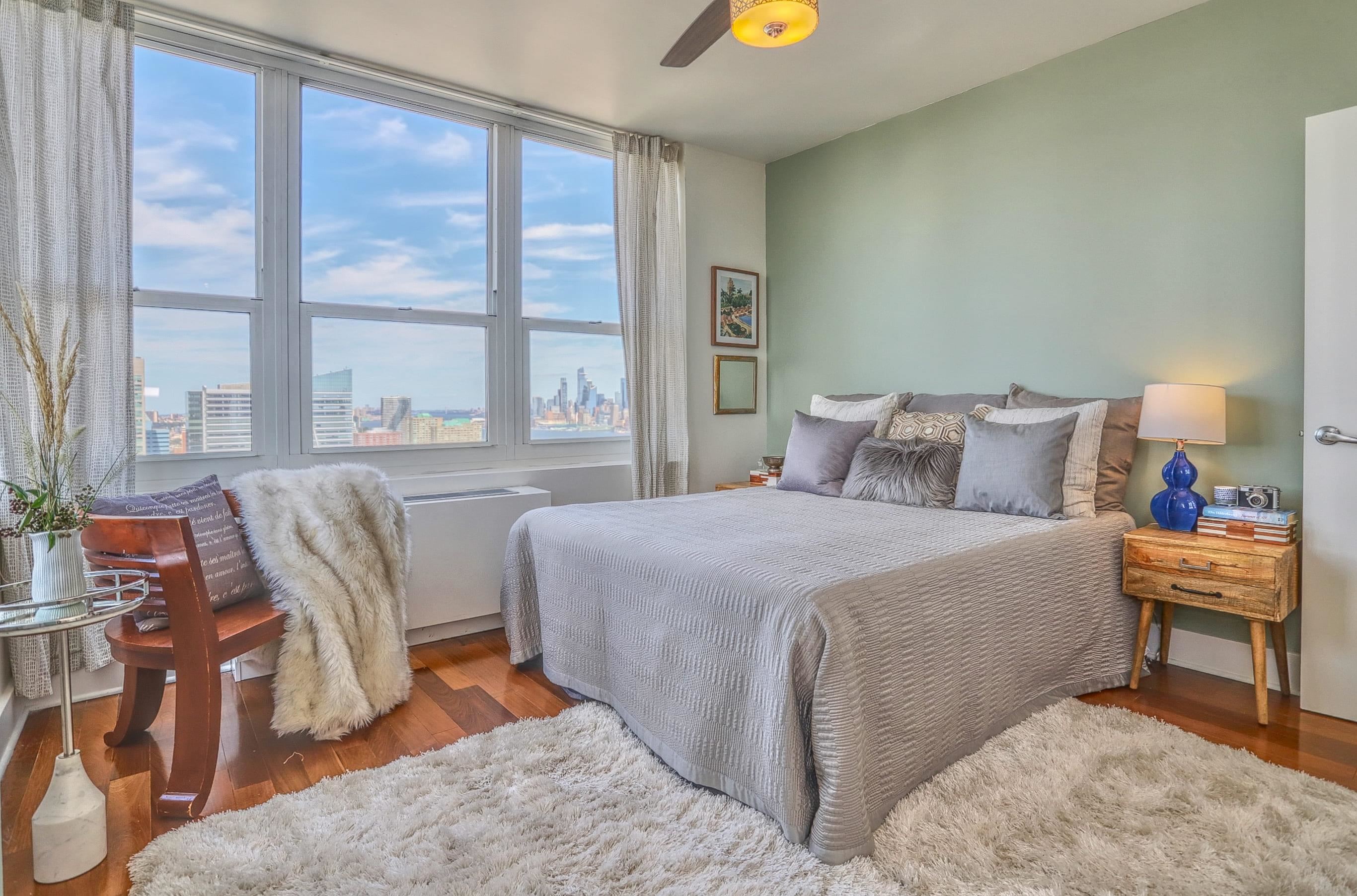 88 MORGAN ST Unit: 3902