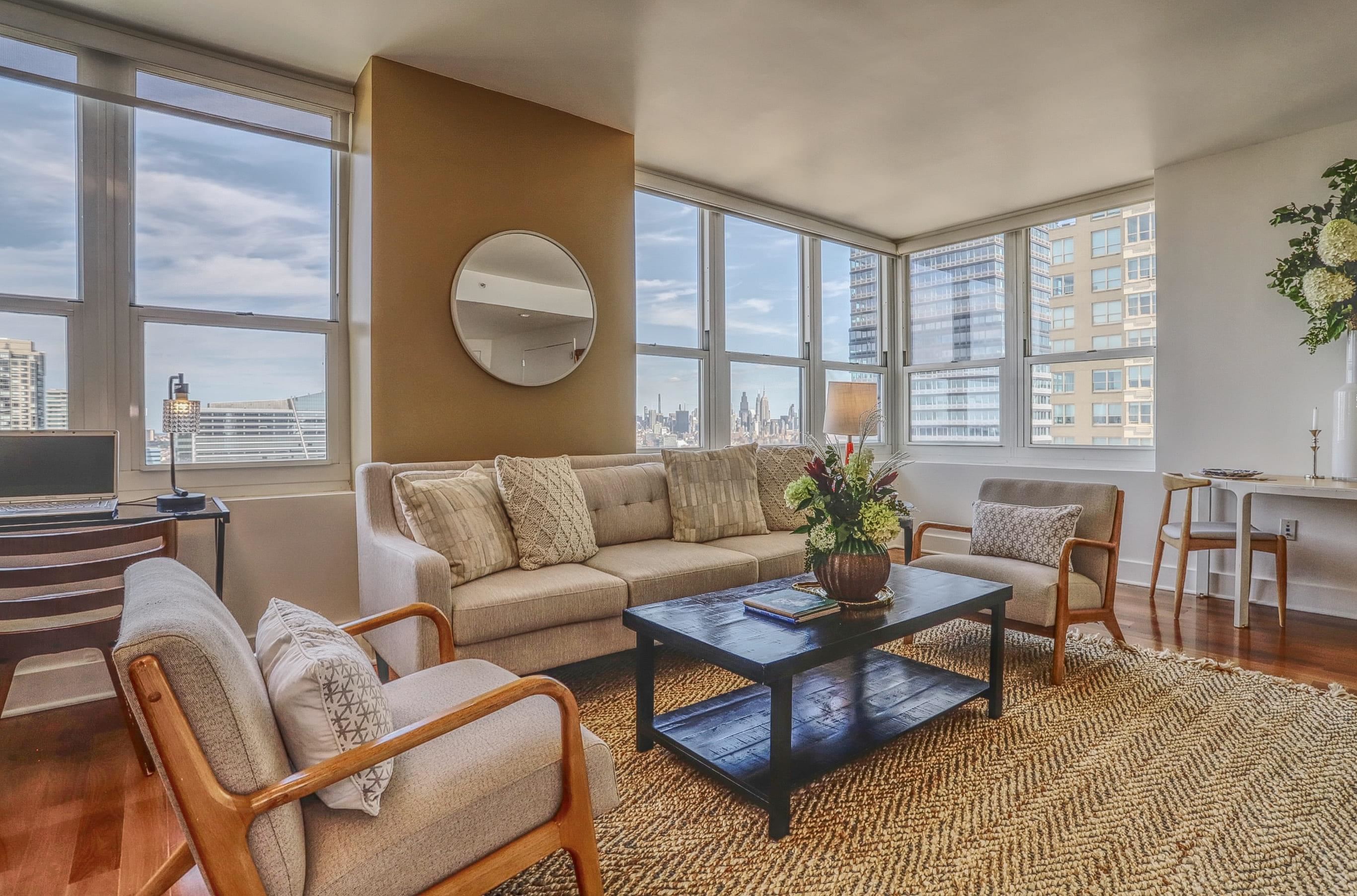 88 MORGAN ST Unit: 3902