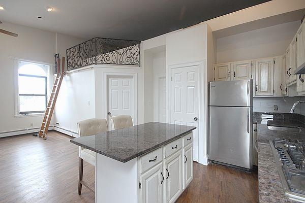 163 14TH ST Unit: 8