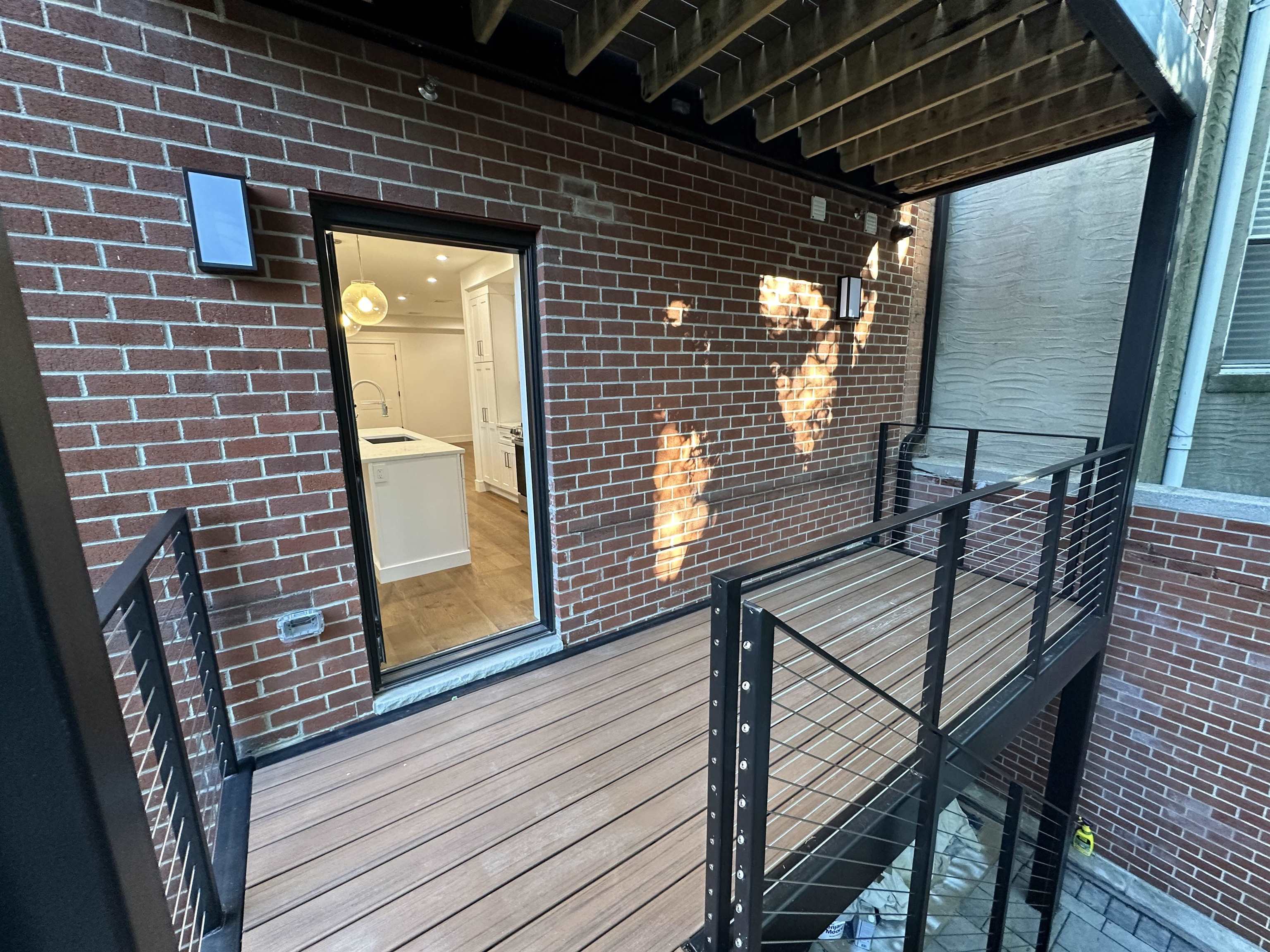 712 HUDSON ST Unit: 1