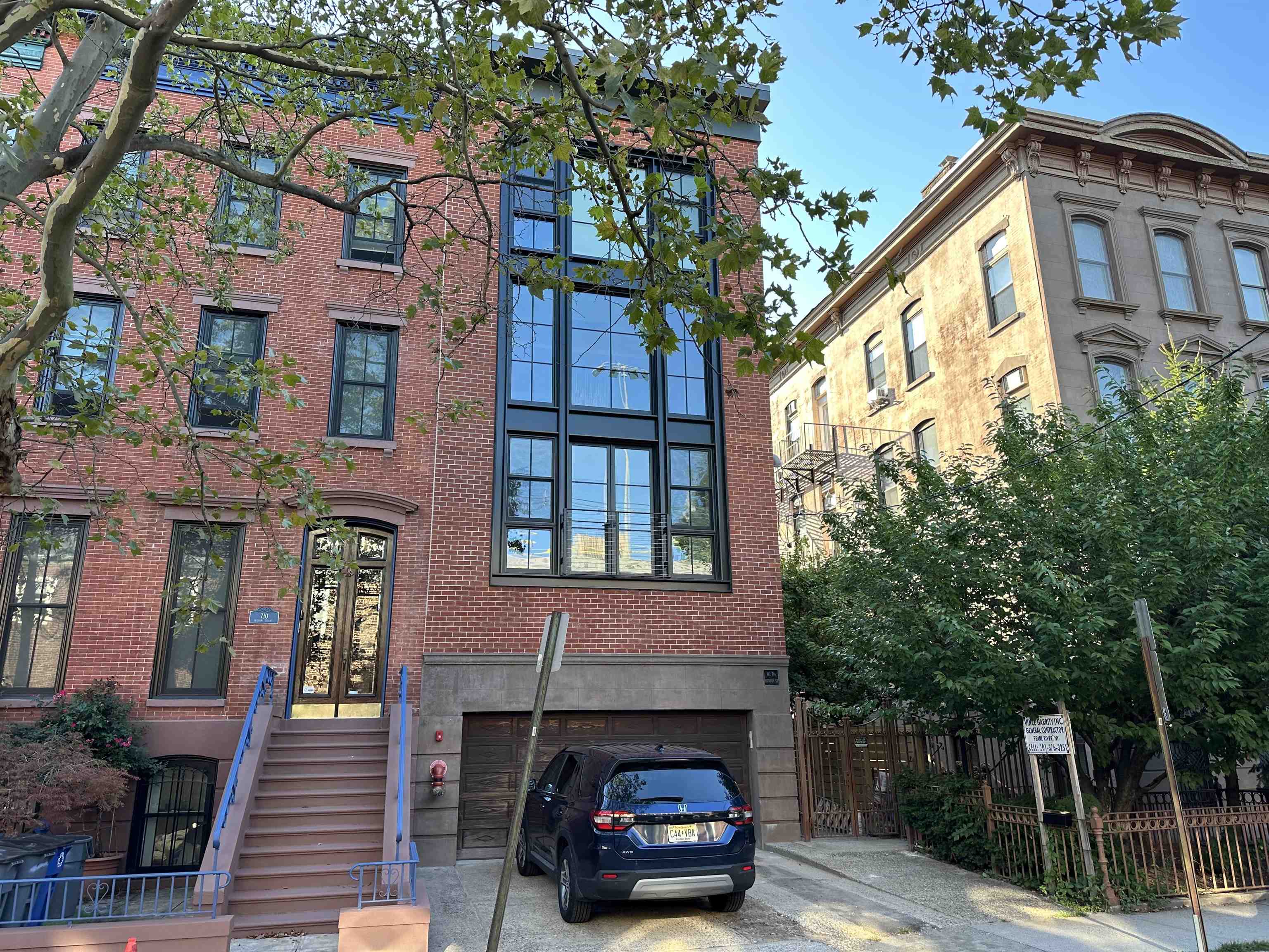 712 HUDSON ST Unit: 1