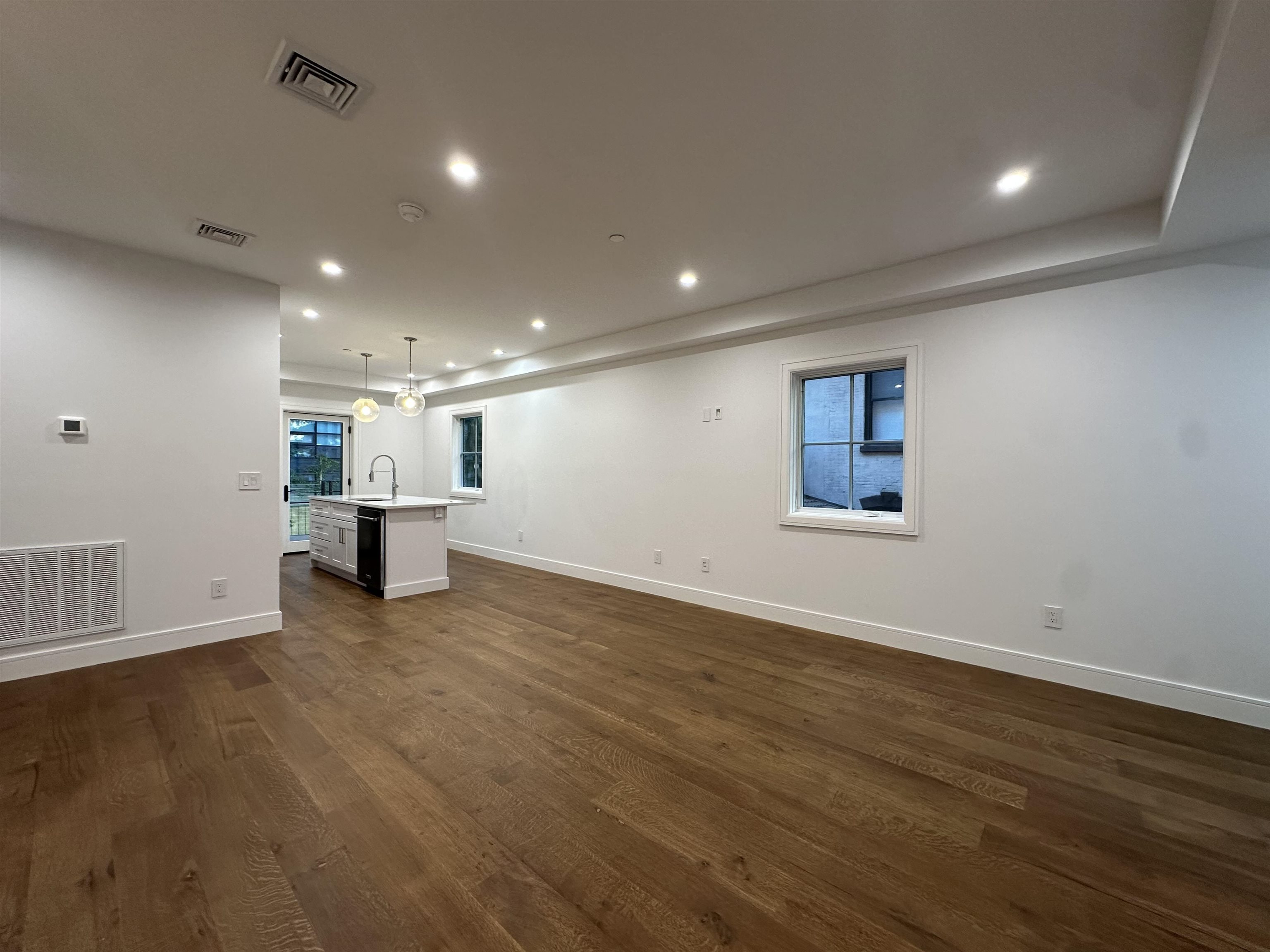 712 HUDSON ST Unit: 1