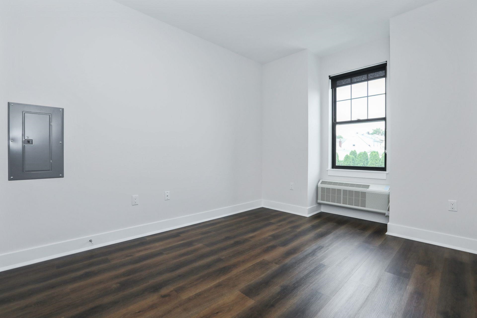 110 MARKET ST Unit: 201