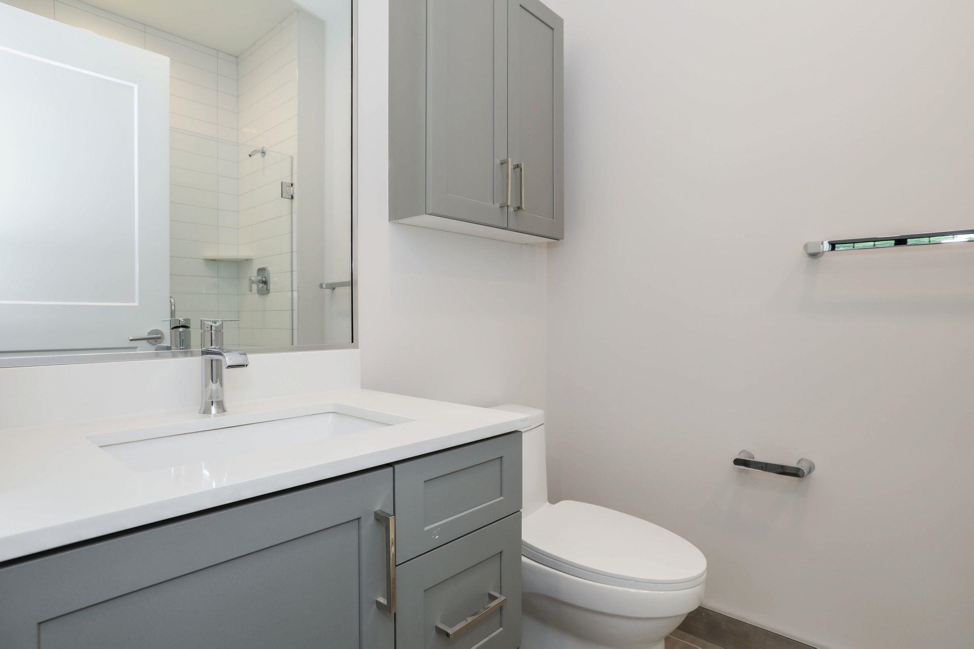 110 MARKET ST Unit: 201