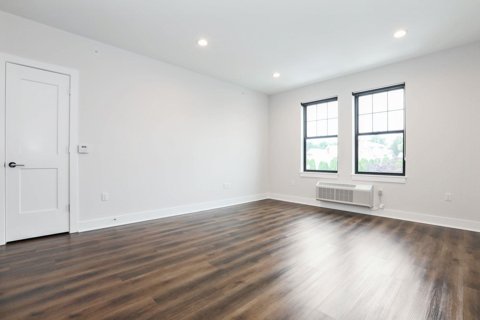 110 MARKET ST Unit: 201