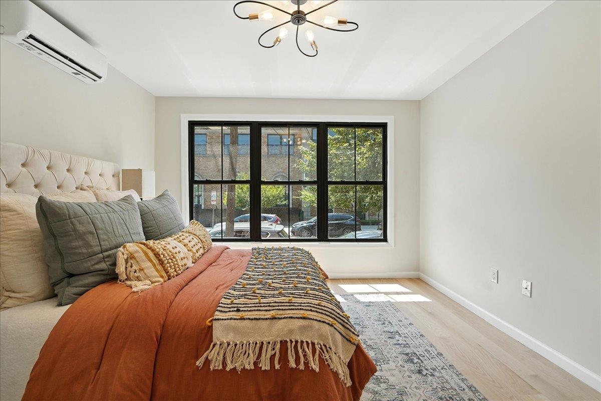 366 7TH ST Unit: 1