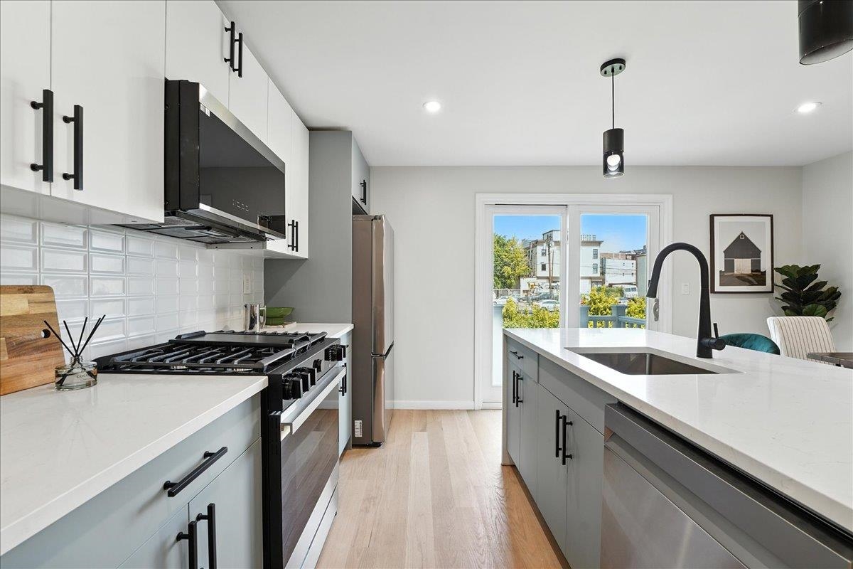 366 7TH ST Unit: 1