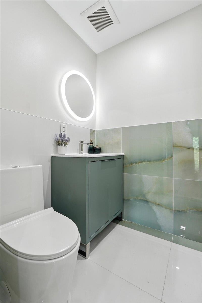 366 7TH ST Unit: 1