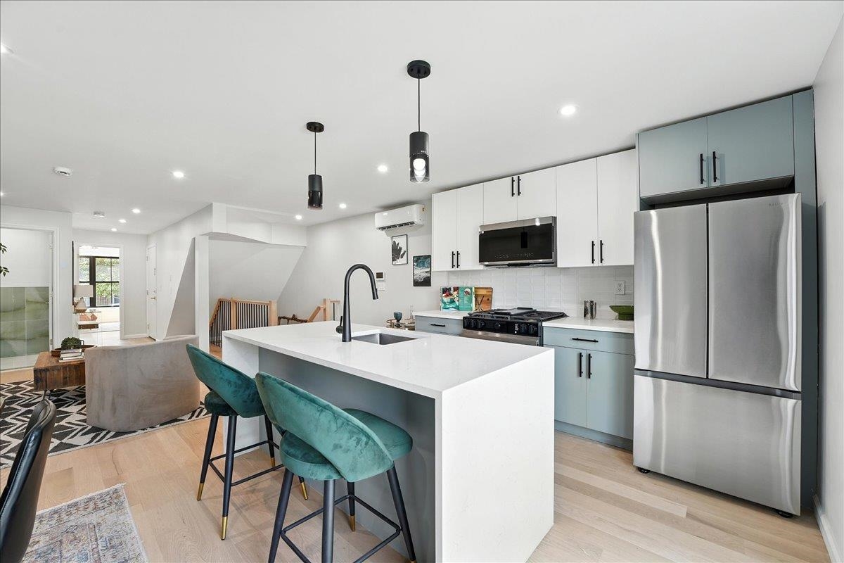 366 7TH ST Unit: 1