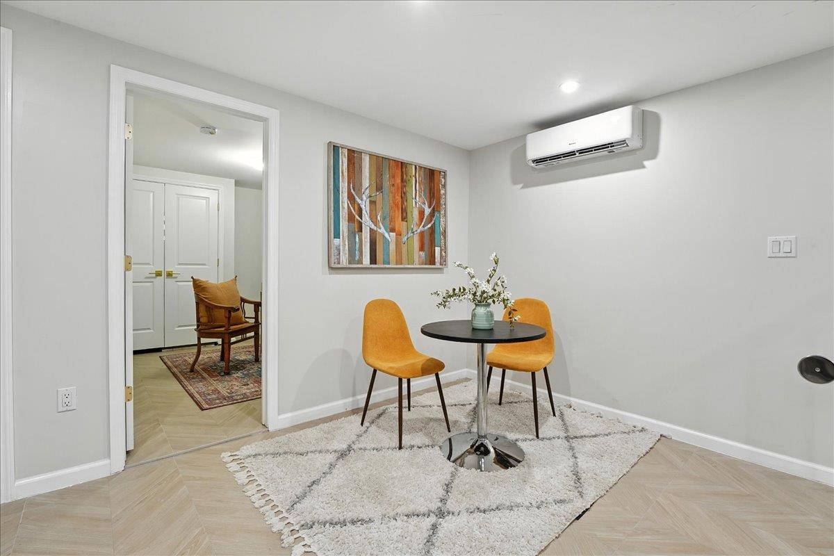 366 7TH ST Unit: 1