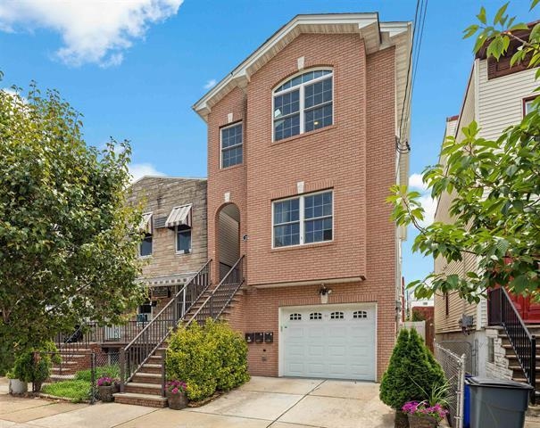 244 CAMBRIDGE AVE Unit: B